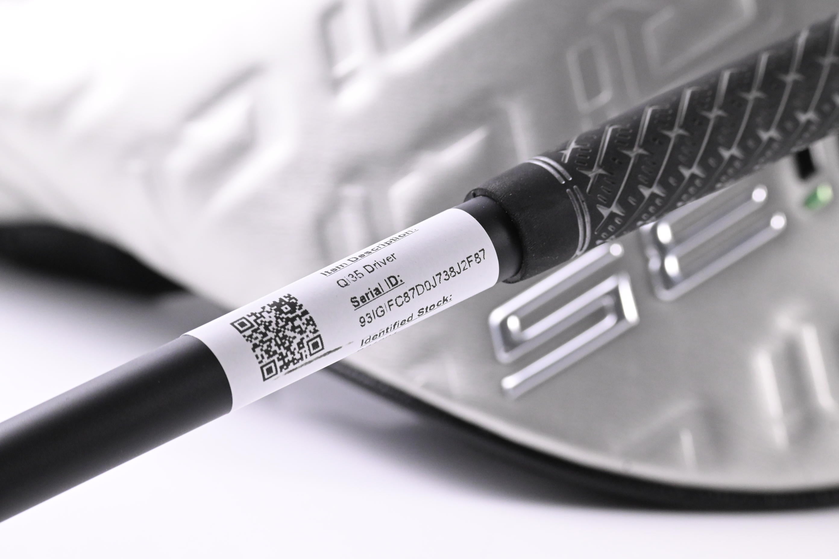 Taylormade Qi35 Driver / 10.5 Degree / Regular Flex Fujikura Air Speeder 50