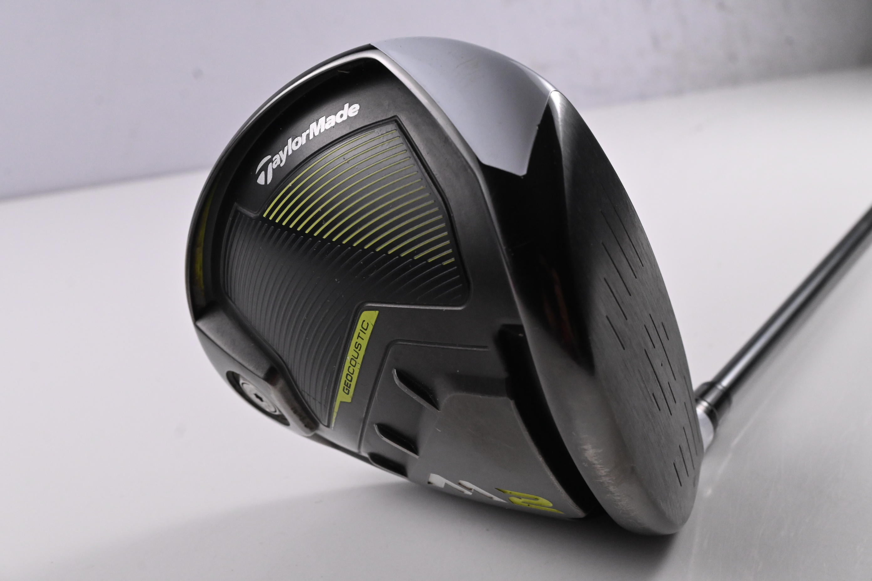 Taylormade M2 2017 Driver / 9.5 Degree / Regular Flex Fujikura Pro XLR8 56 Shaft