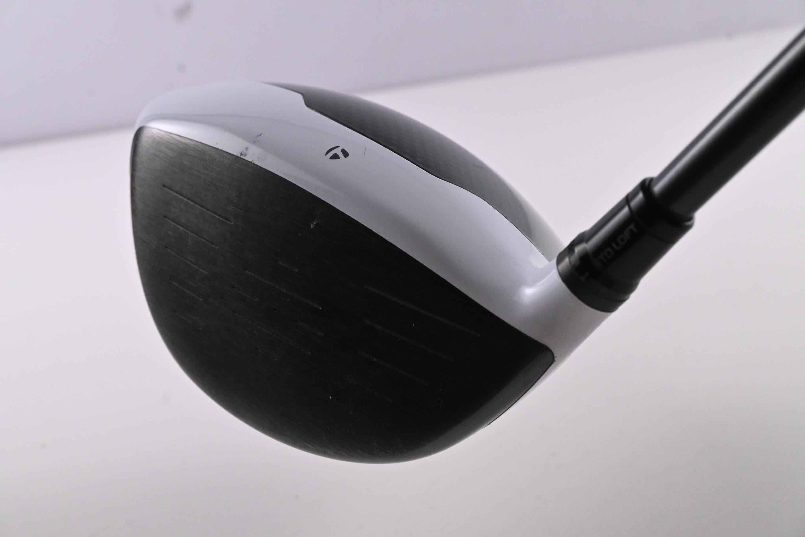Taylormade M2 2017 Driver / 9.5 Degree / Regular Flex Fujikura Pro XLR8 56 Shaft