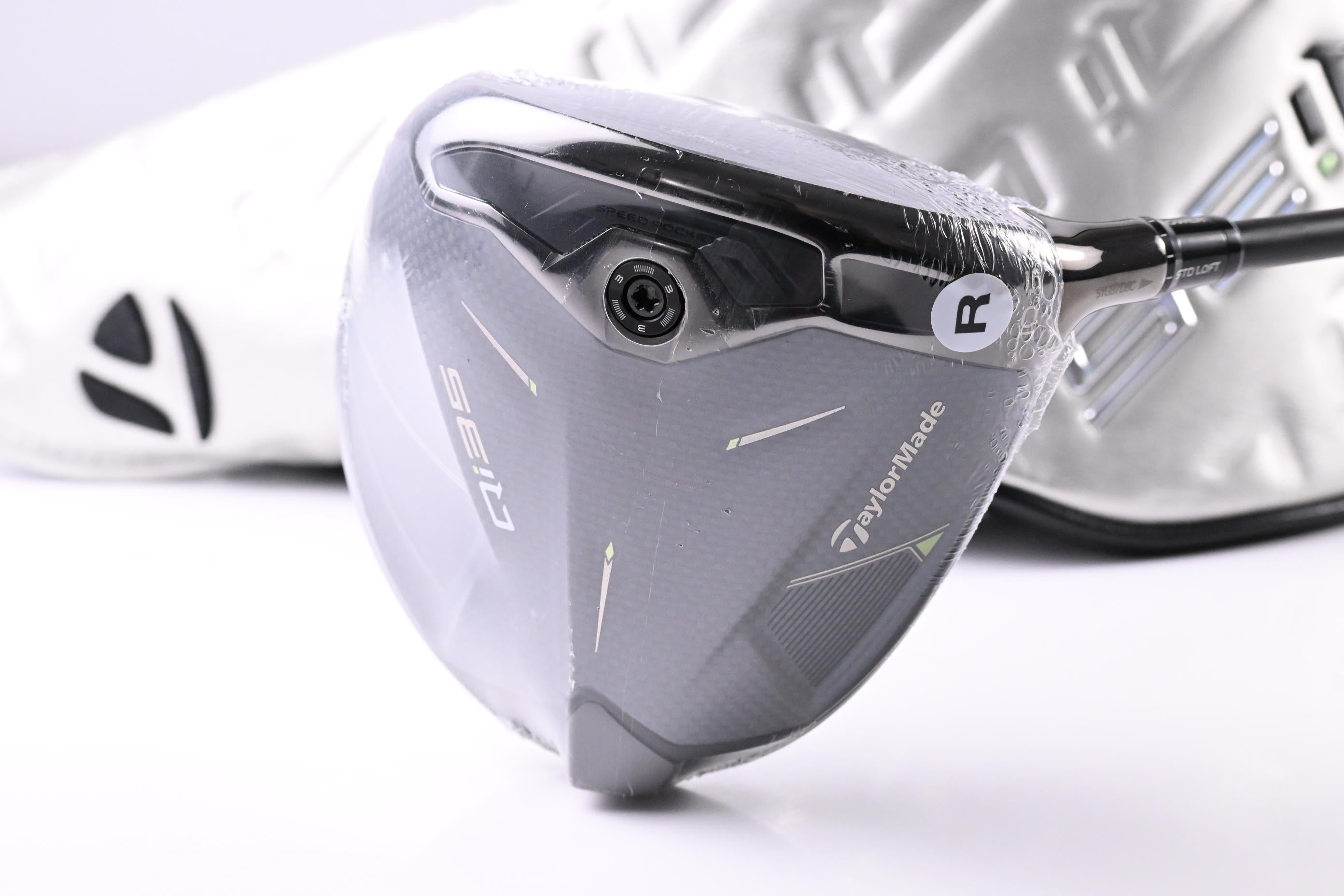Taylormade Qi35 Driver / 10.5 Degree / Regular Flex Fujikura Ventus Blue 5 Shaft