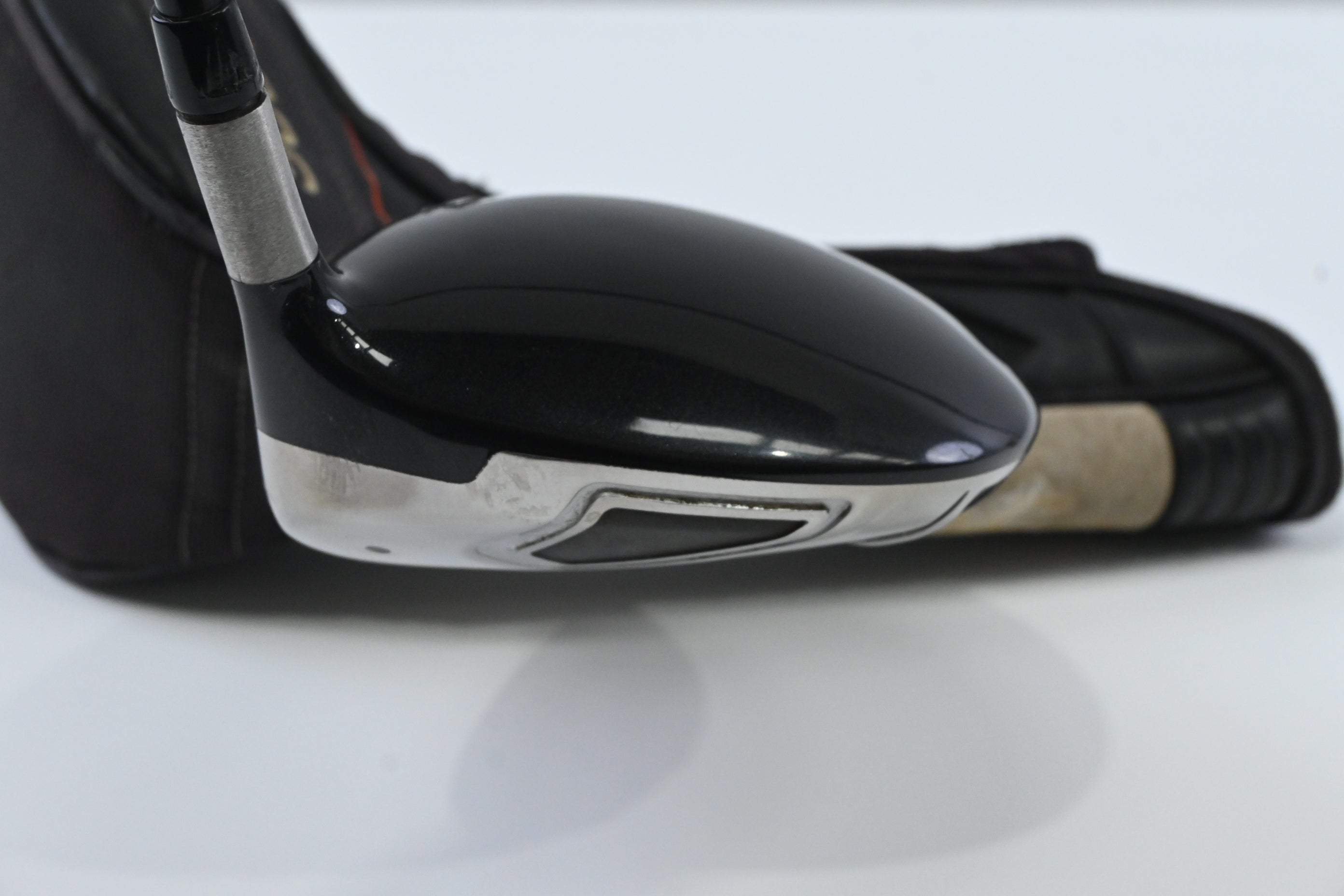 Titleist 909 D2 Driver / 9.5 Degree / Stiff Flex Aldila Voodoo Shaft