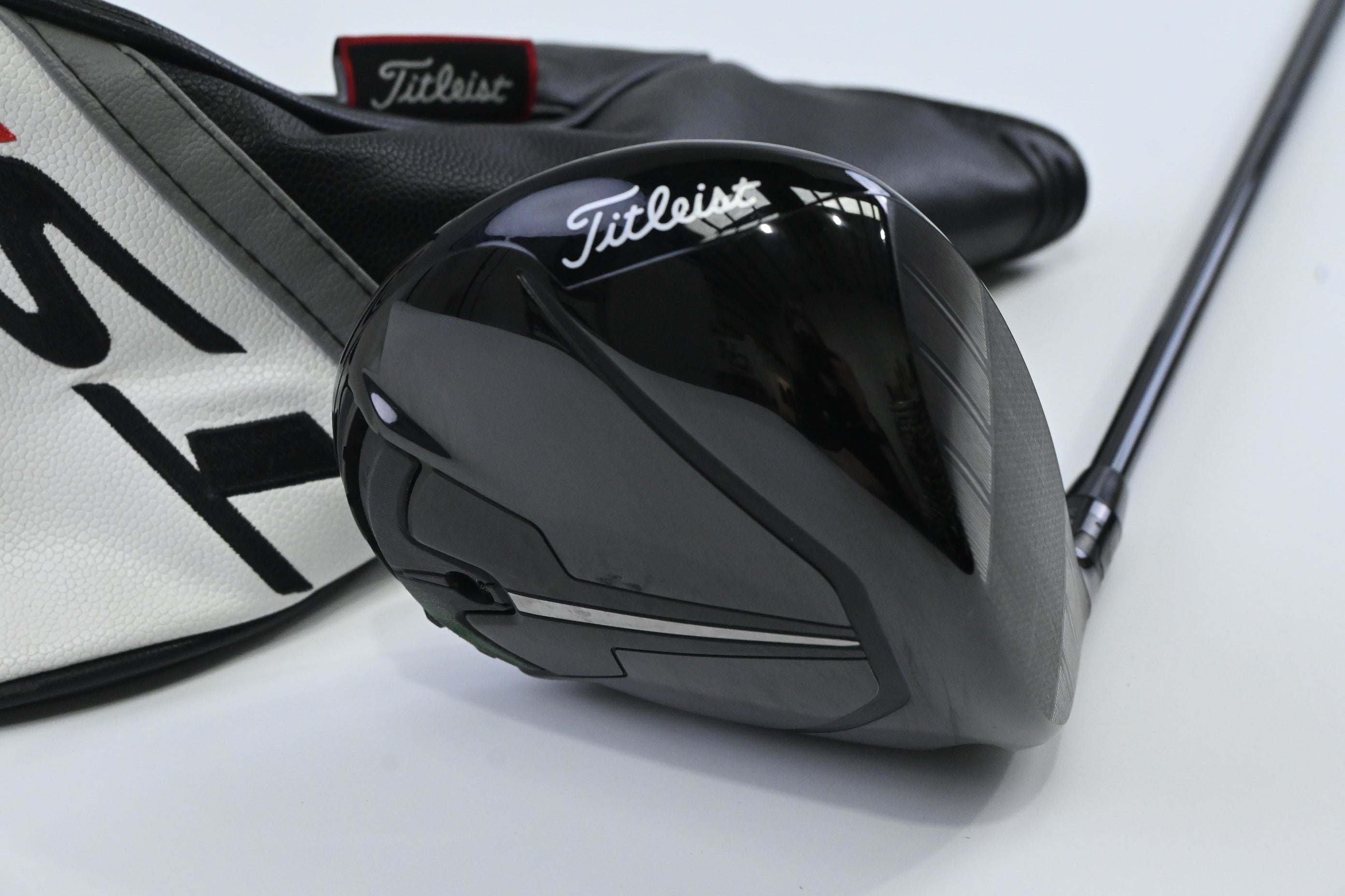 Titleist TSR3 Driver / 9 Degree / Stiff Flex HZRDUS Gen4 Black 60 Shaft