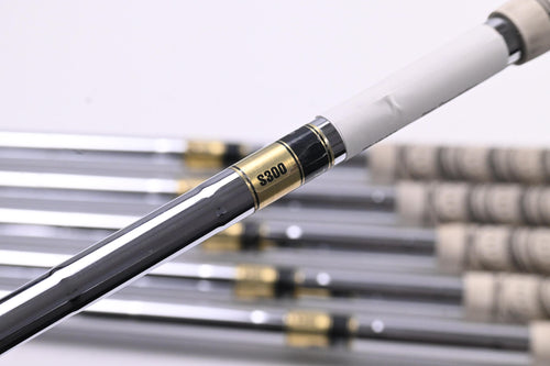 Mizuno Pro 221 Irons / 5-PW / Stiff Flex Dynamic Gold S300 Shafts