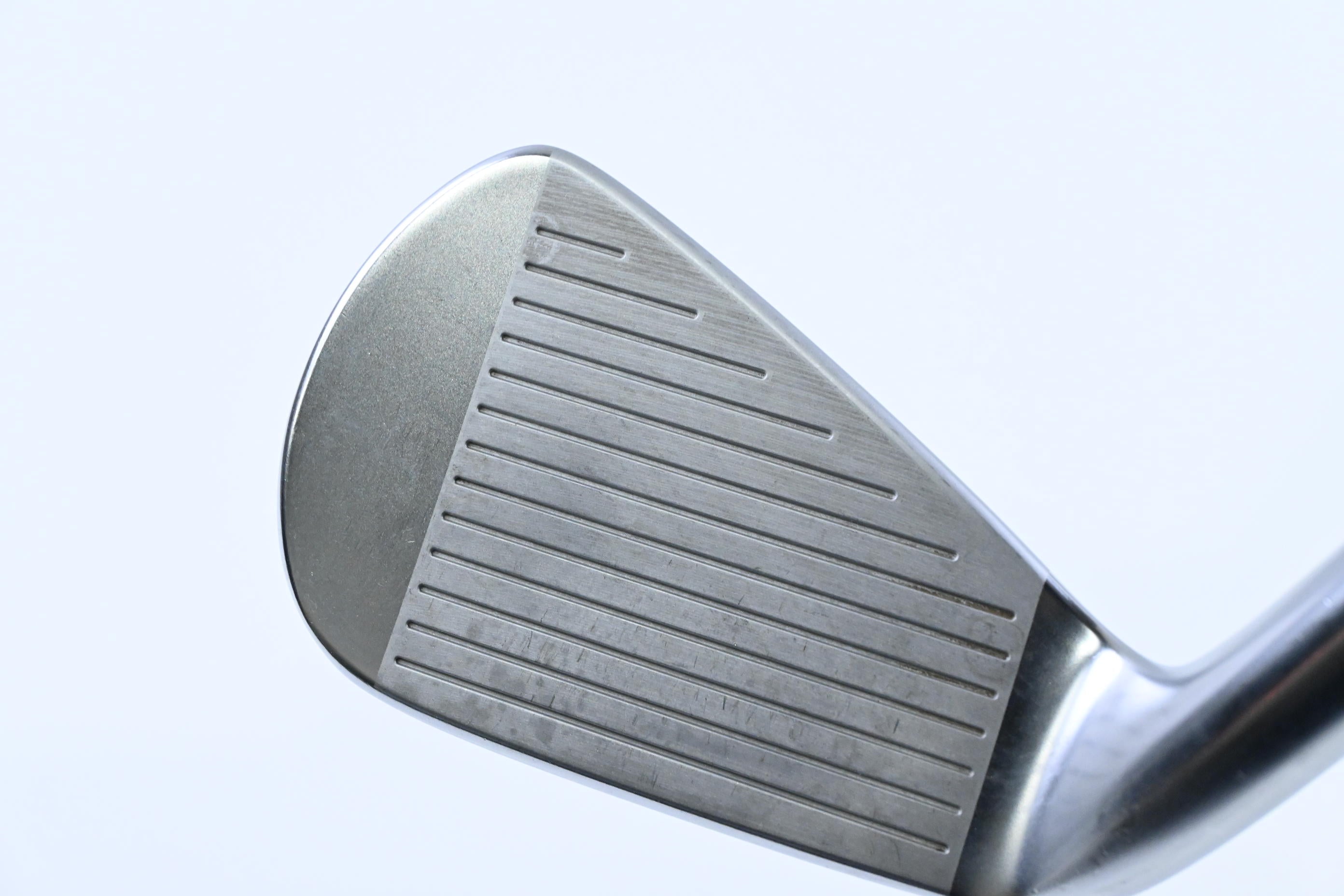 Srixon ZXi5 #7 Iron / Regular Flex UST Recoil ES 760 Shaft
