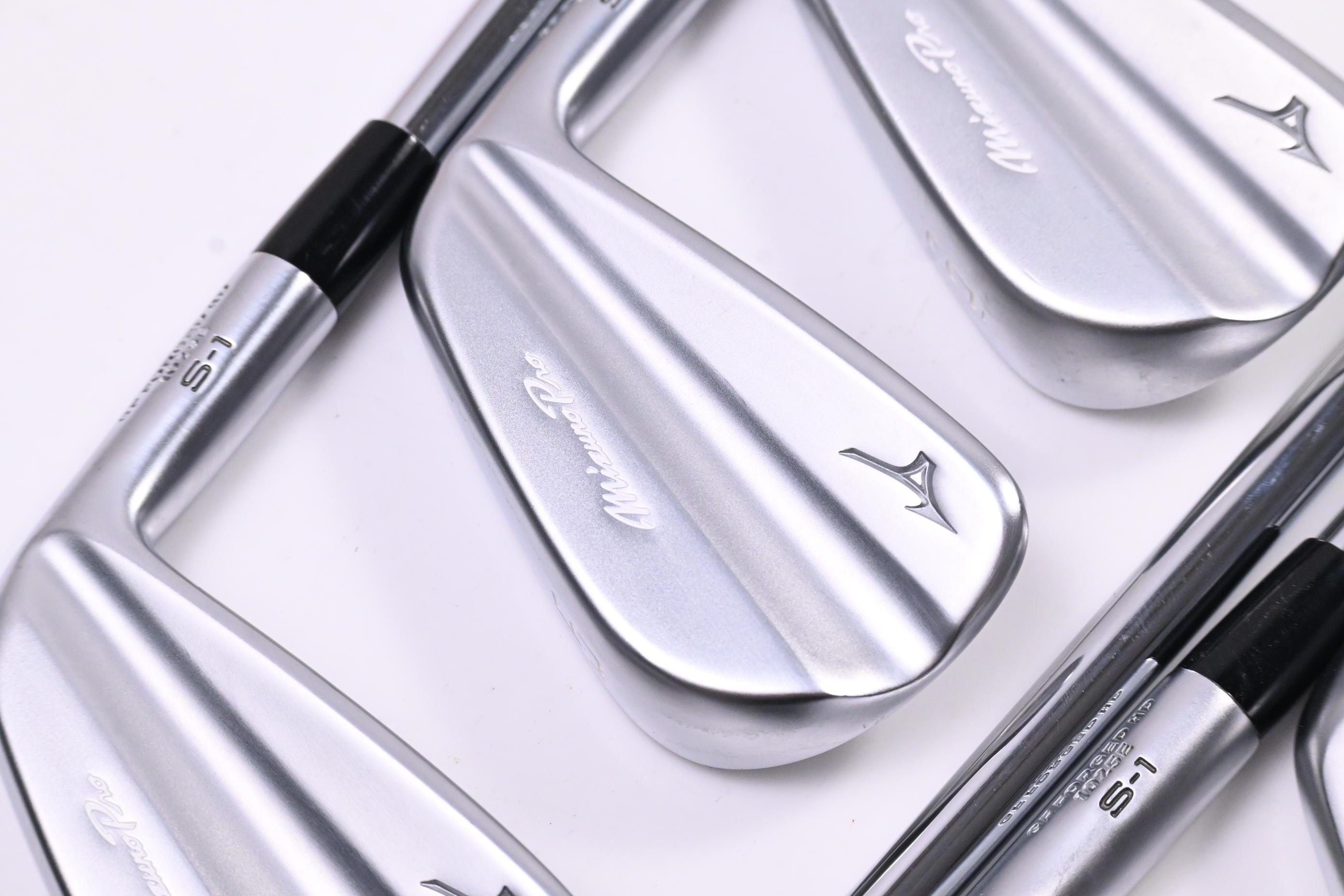 Mizuno Pro S-1 Irons / 4-PW / Stiff Flex Dynamic Gold 120 Shafts