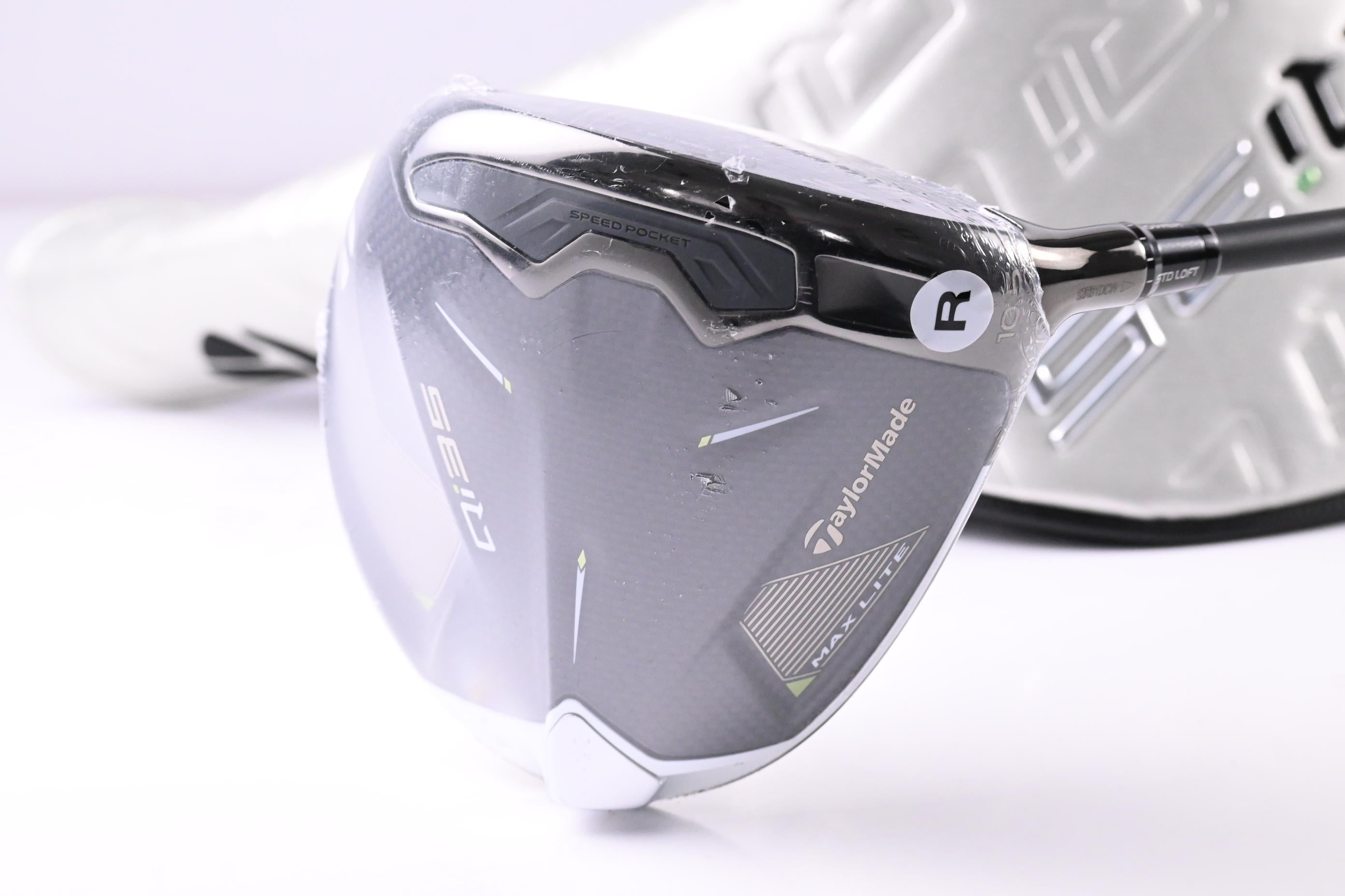 Taylormade Qi35 Max Lite Driver / 10.5 Degree / Regular Flex Vanquish 4 Shaft