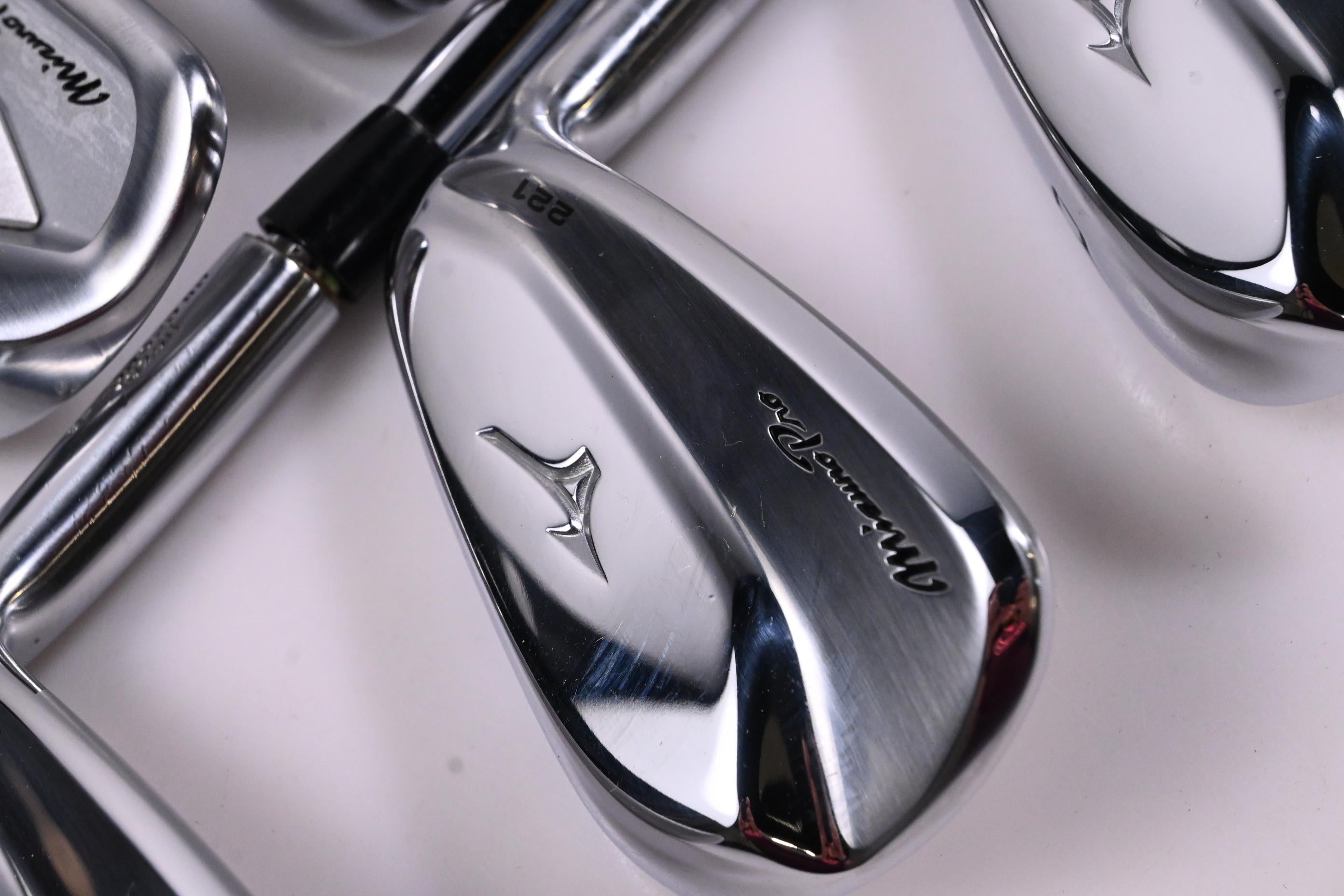 Mizuno Pro 221 Irons / 6-PW / Regular Flex N.S.Pro Modus 3 105 Shafts