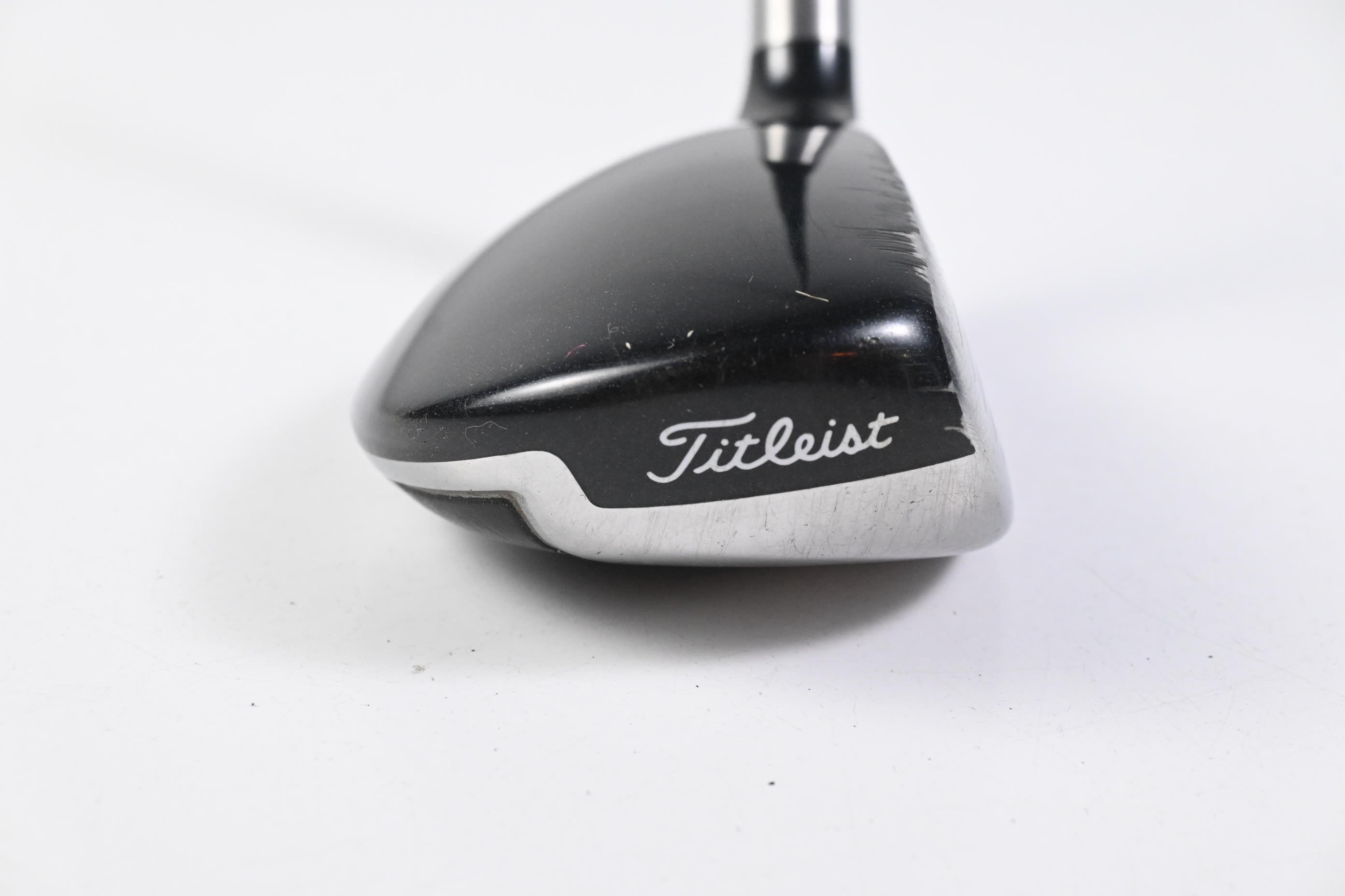 Titleist 909H #3 Hybrid / 19 Degree / Stiff Flex Aldila Voodoo Shaft