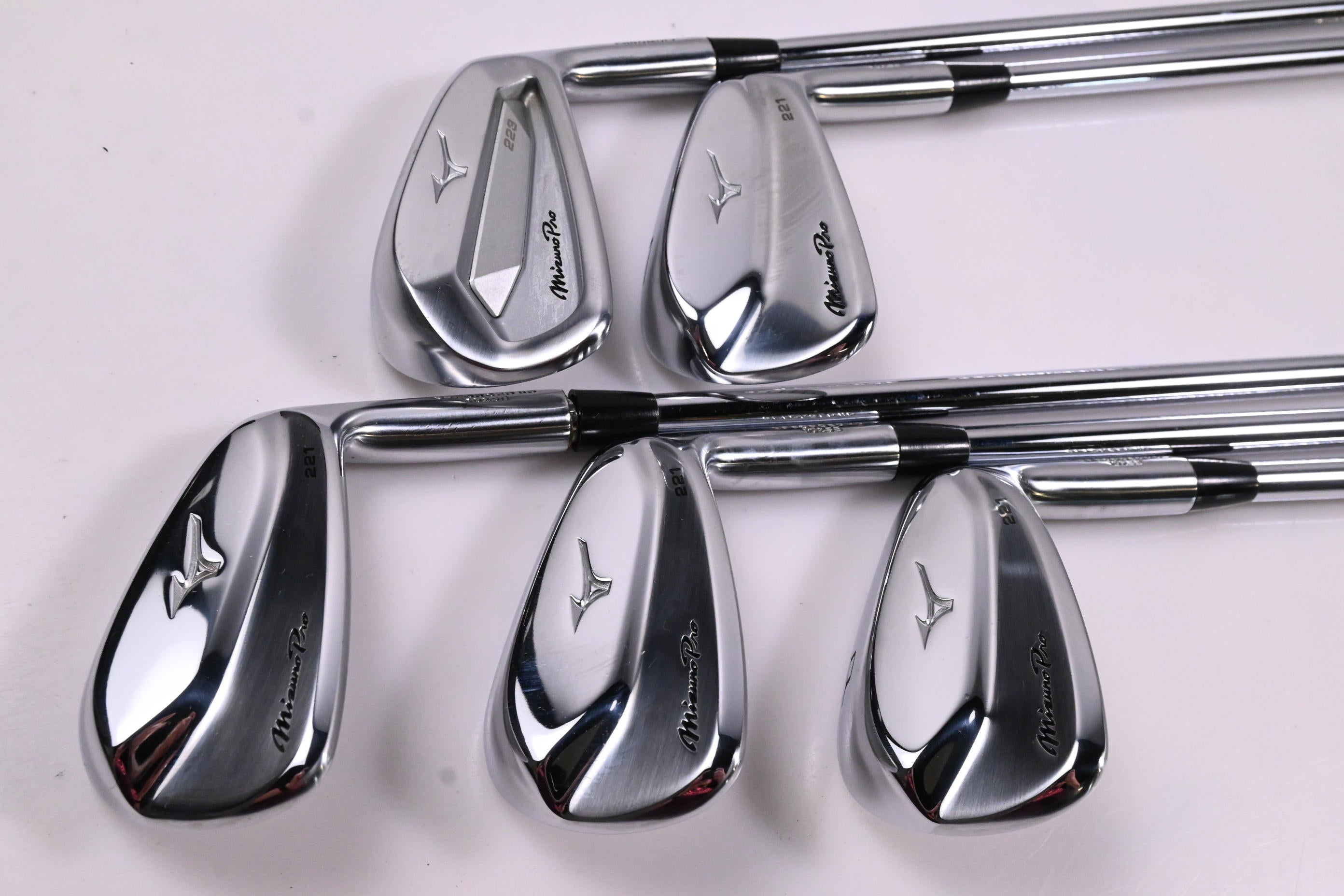 Mizuno Pro 221 Irons / 6-PW / Regular Flex N.S.Pro Modus 3 105 Shafts