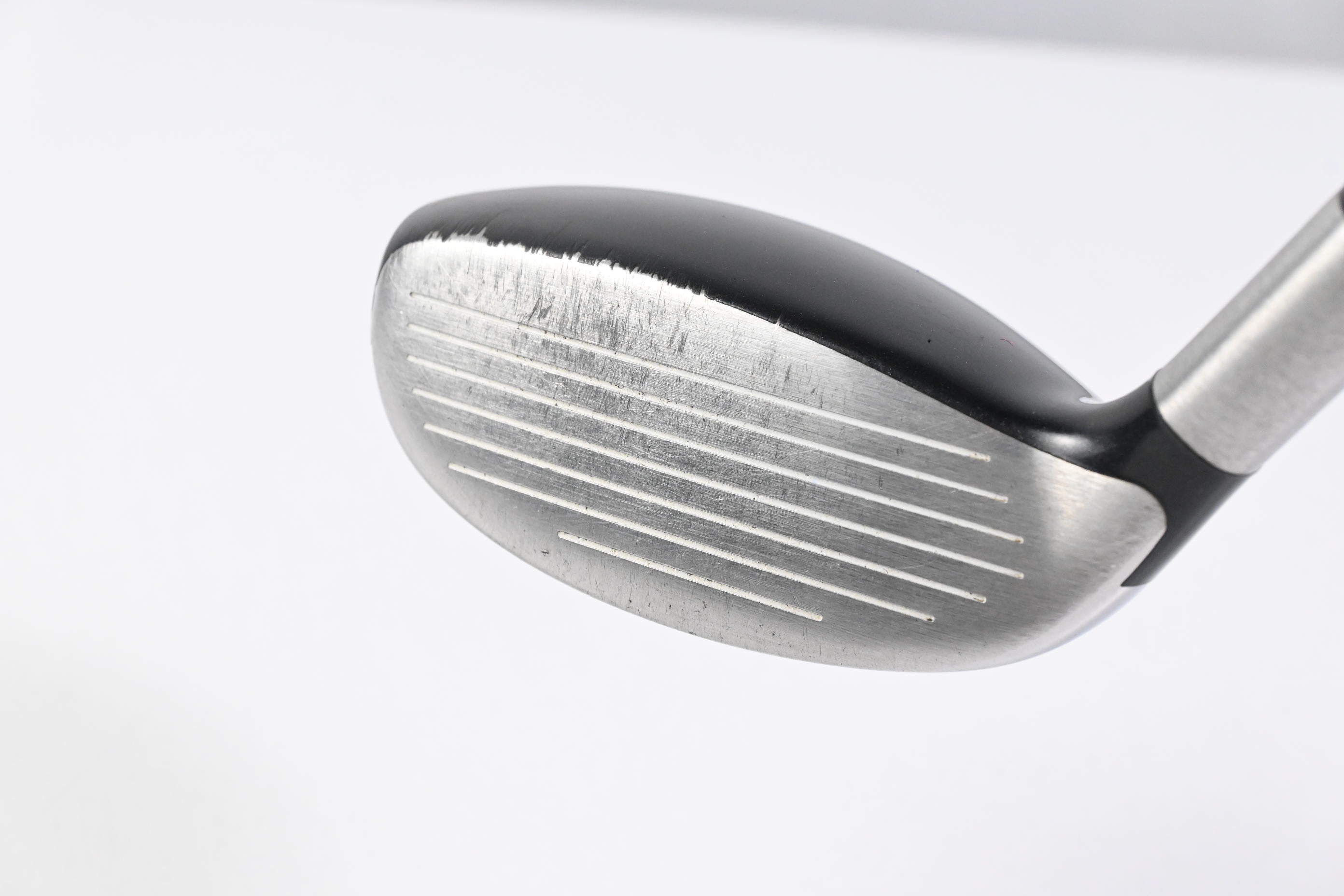 Titleist 909H #3 Hybrid / 19 Degree / Stiff Flex Aldila Voodoo Shaft