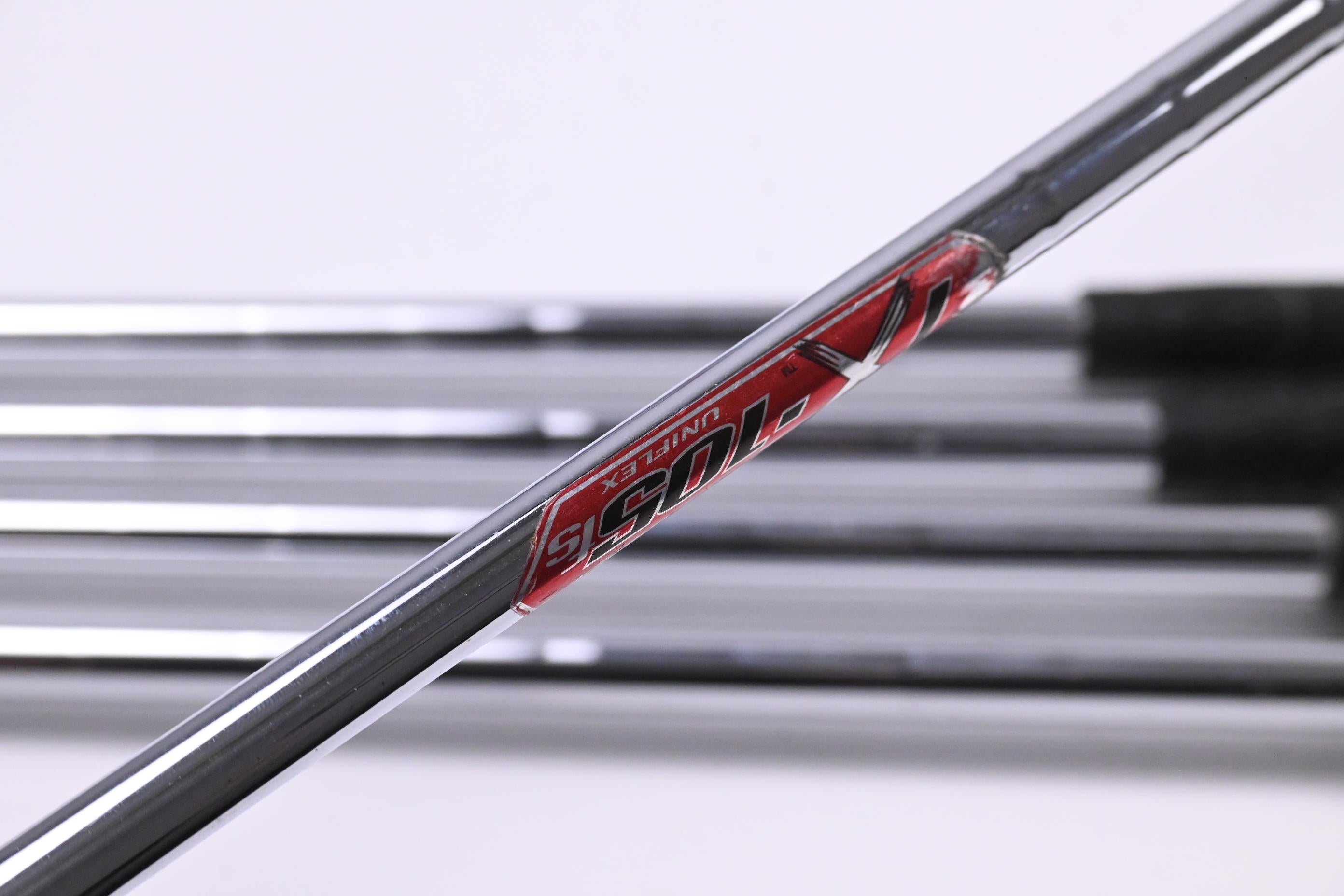 Wilson Di7 Irons / 4-8i / UniFlex TX-105 Shafts