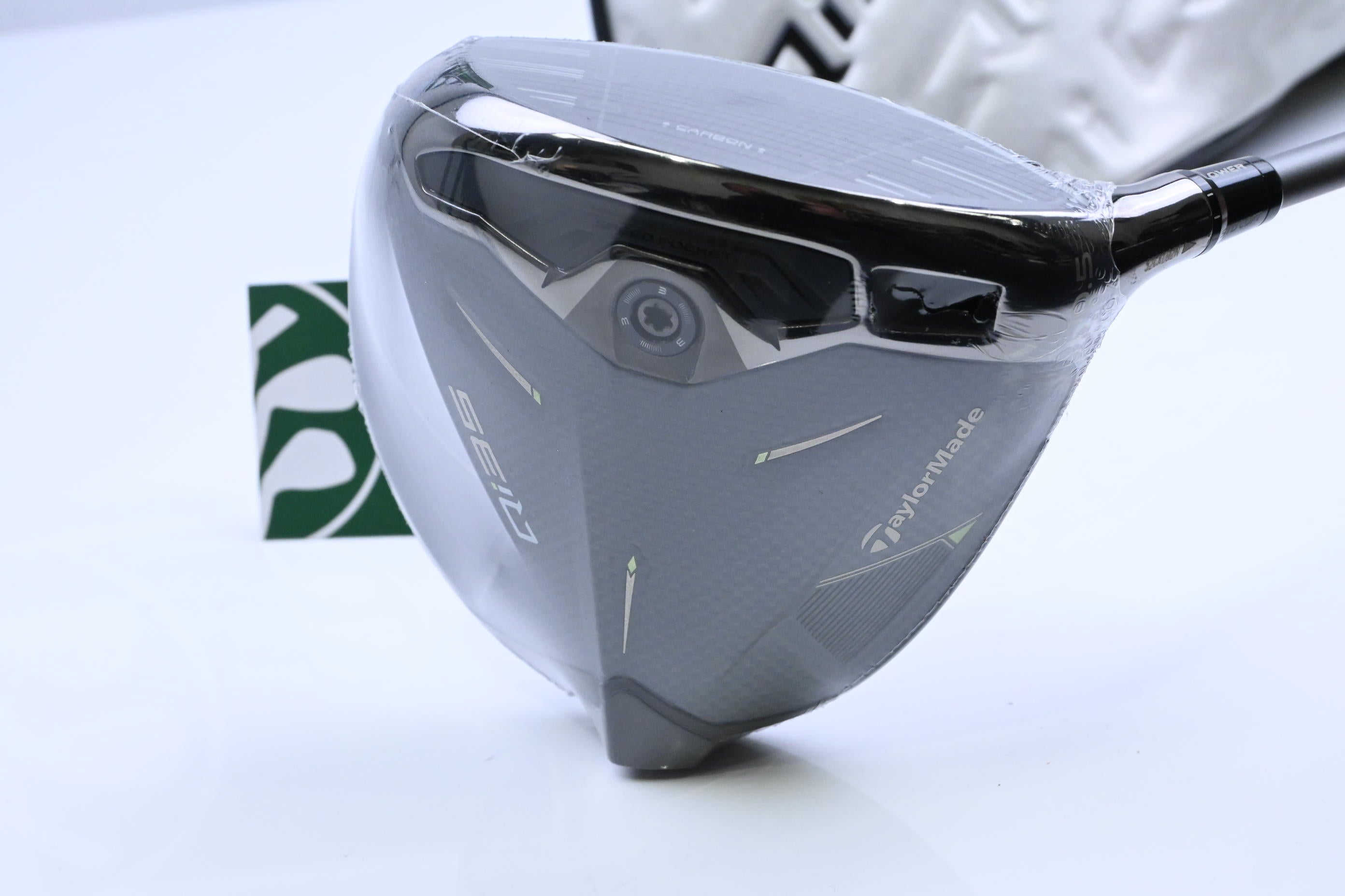 Taylormade Qi35 Driver / 10.5 Degree / Regular Flex Fujikura Air Speeder 50