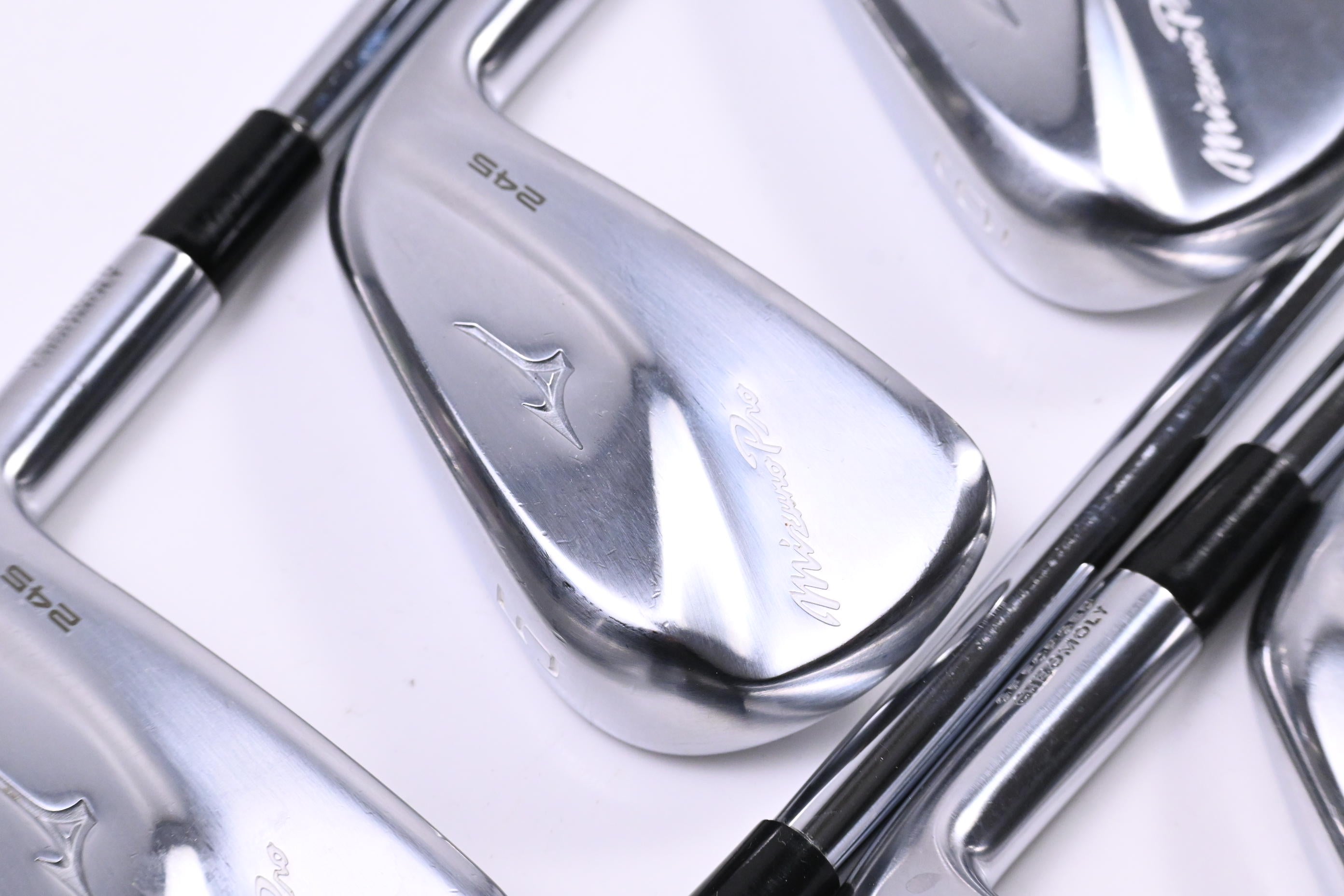 Mizuno Pro 245 Irons / 4-PW / Regular Flex Dynamic Gold Mid 100 R300 Shafts