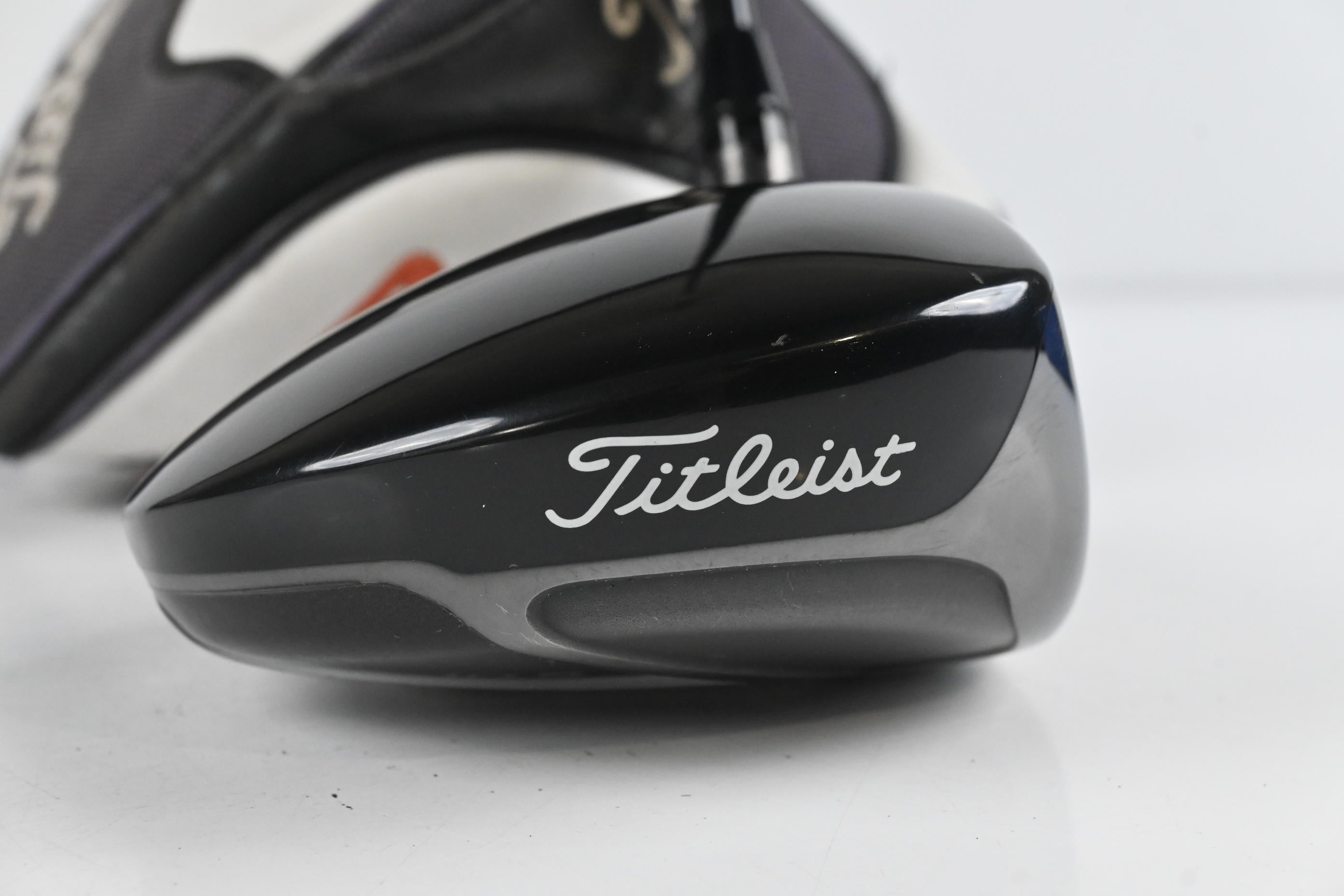 Titleist 910 D3 Driver / 10.5 Degree / Stiff Flex Diamana 'ahina 72 Shaft