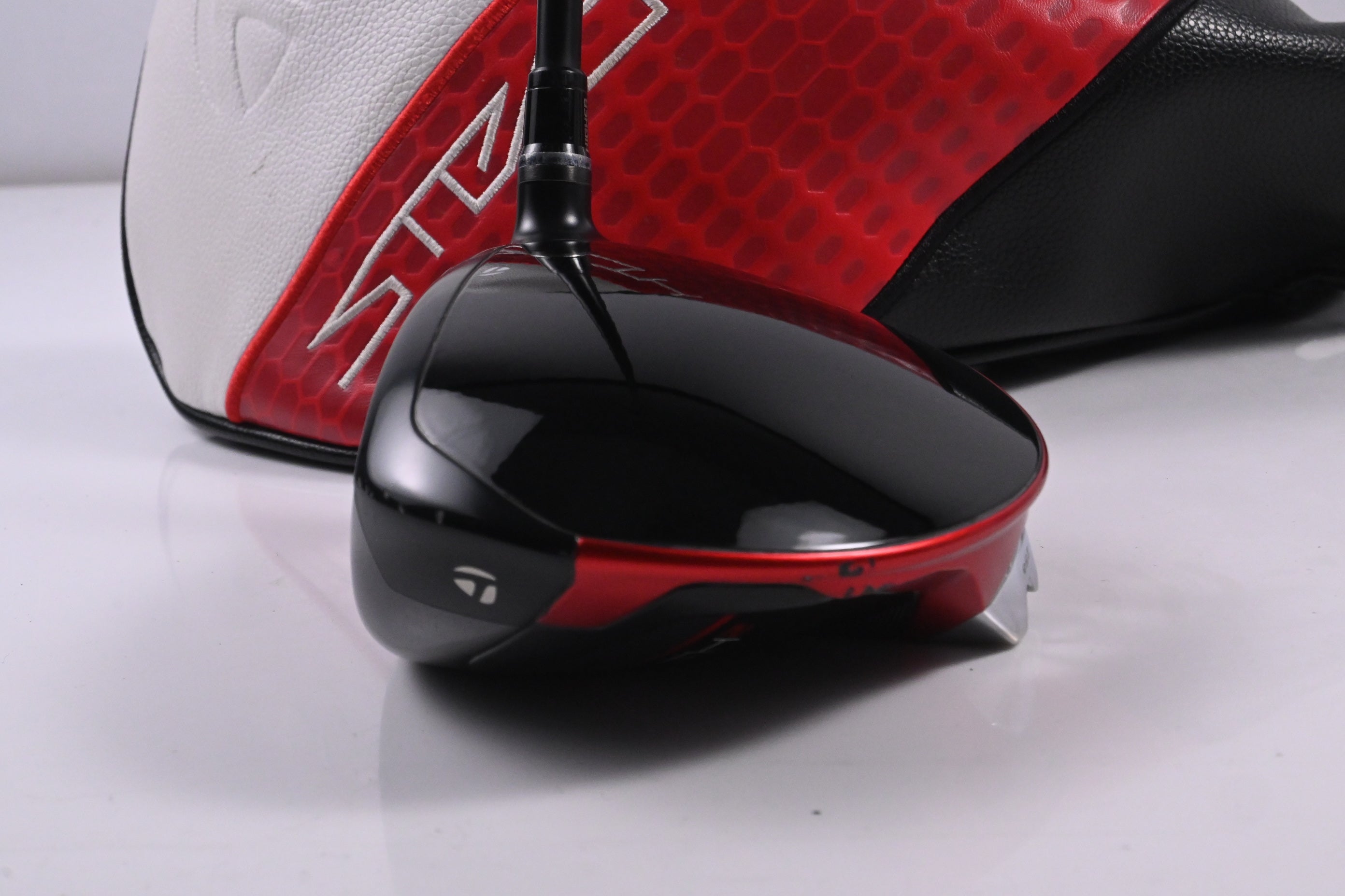 Left Hand Taylormade Stealth 2 Driver / 9 Degree / X-Flex Aldila Rogue Silver 60