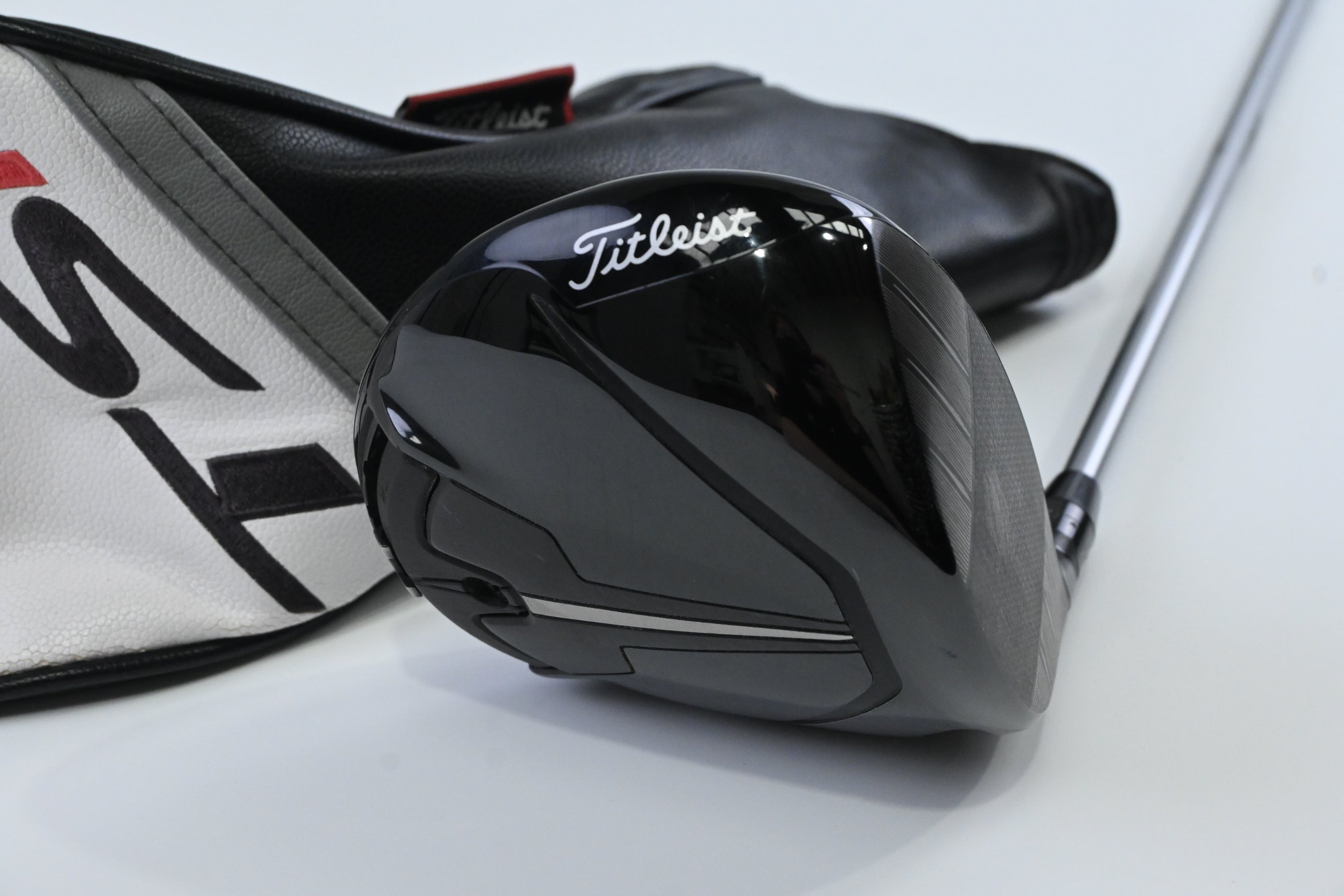 Titleist TSR3 Driver / 8 Degree / Regular Flex Fujikura AirSpeeder 40 Shaft