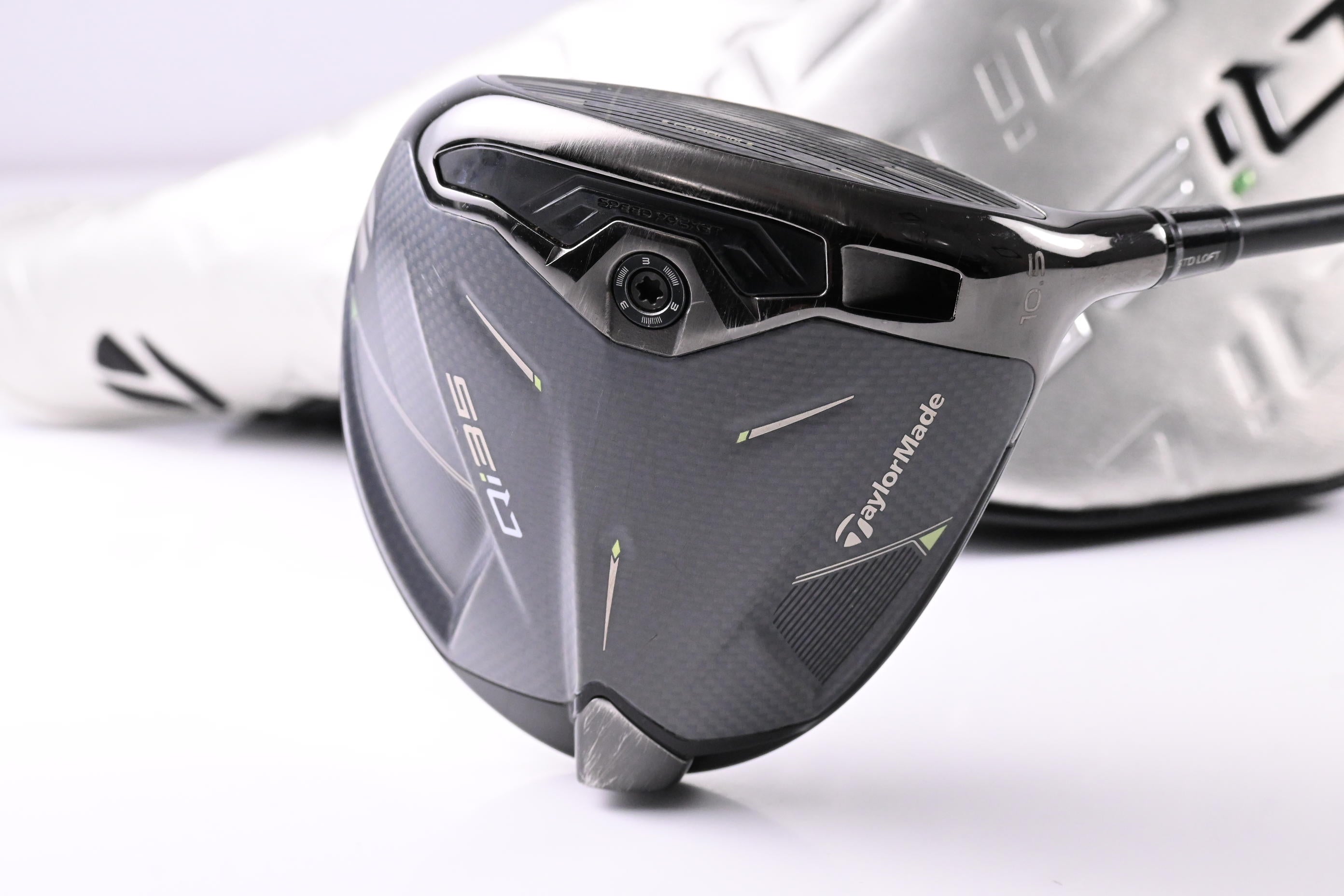 Taylormade Qi35 Driver / 10.5 Degree / Regular Flex Ventus Blue 5 Shaft