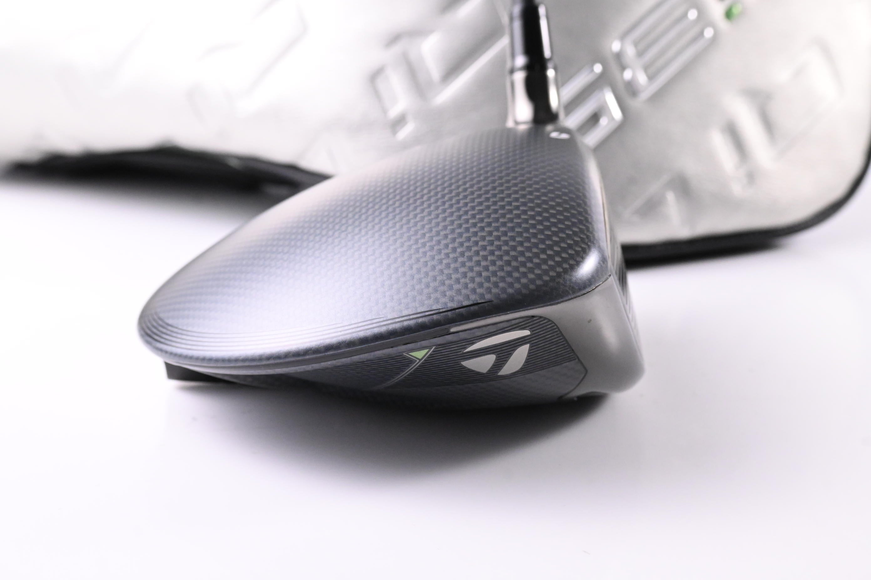 Taylormade Qi35 Driver / 10.5 Degree / Regular Flex Ventus Blue 5 Shaft