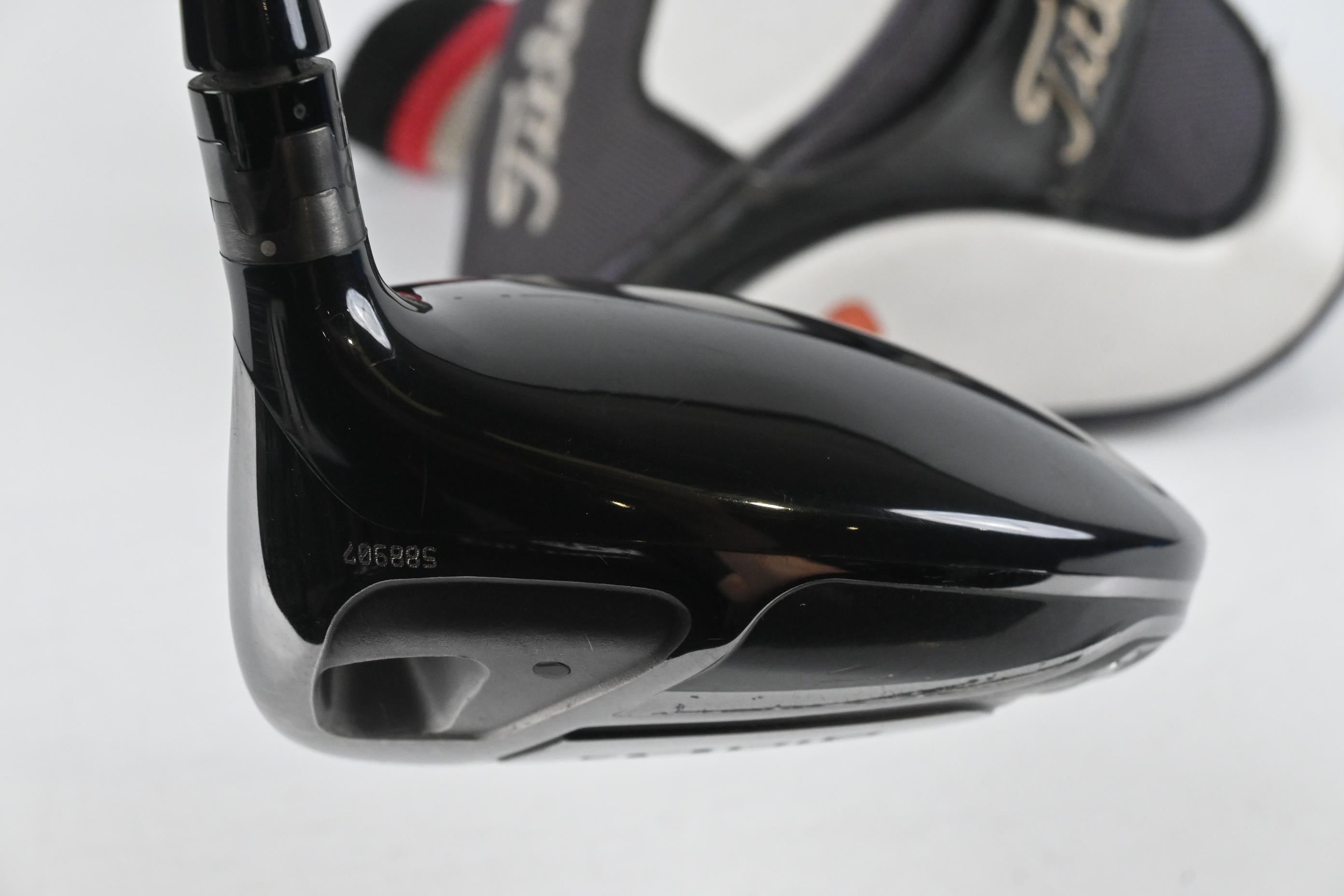 Titleist 910 D3 Driver / 10.5 Degree / Stiff Flex Diamana 'ahina 72 Shaft
