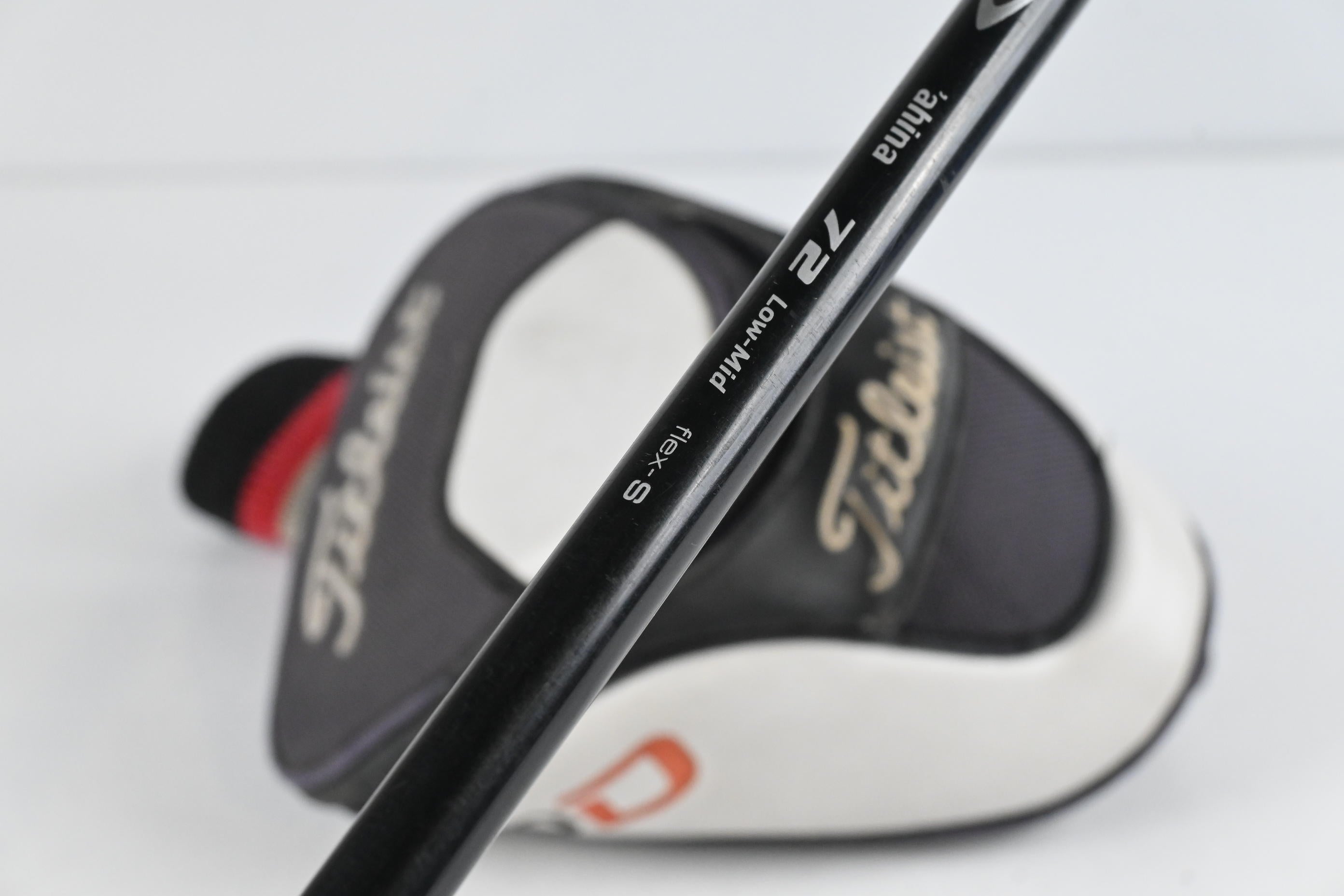 Titleist 910 D3 Driver / 10.5 Degree / Stiff Flex Diamana 'ahina 72 Shaft
