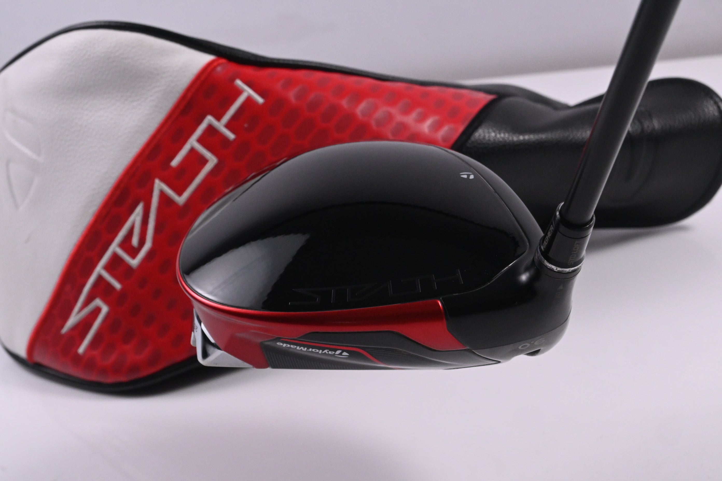 Left Hand Taylormade Stealth 2 Driver / 9 Degree / X-Flex Aldila Rogue Silver 60