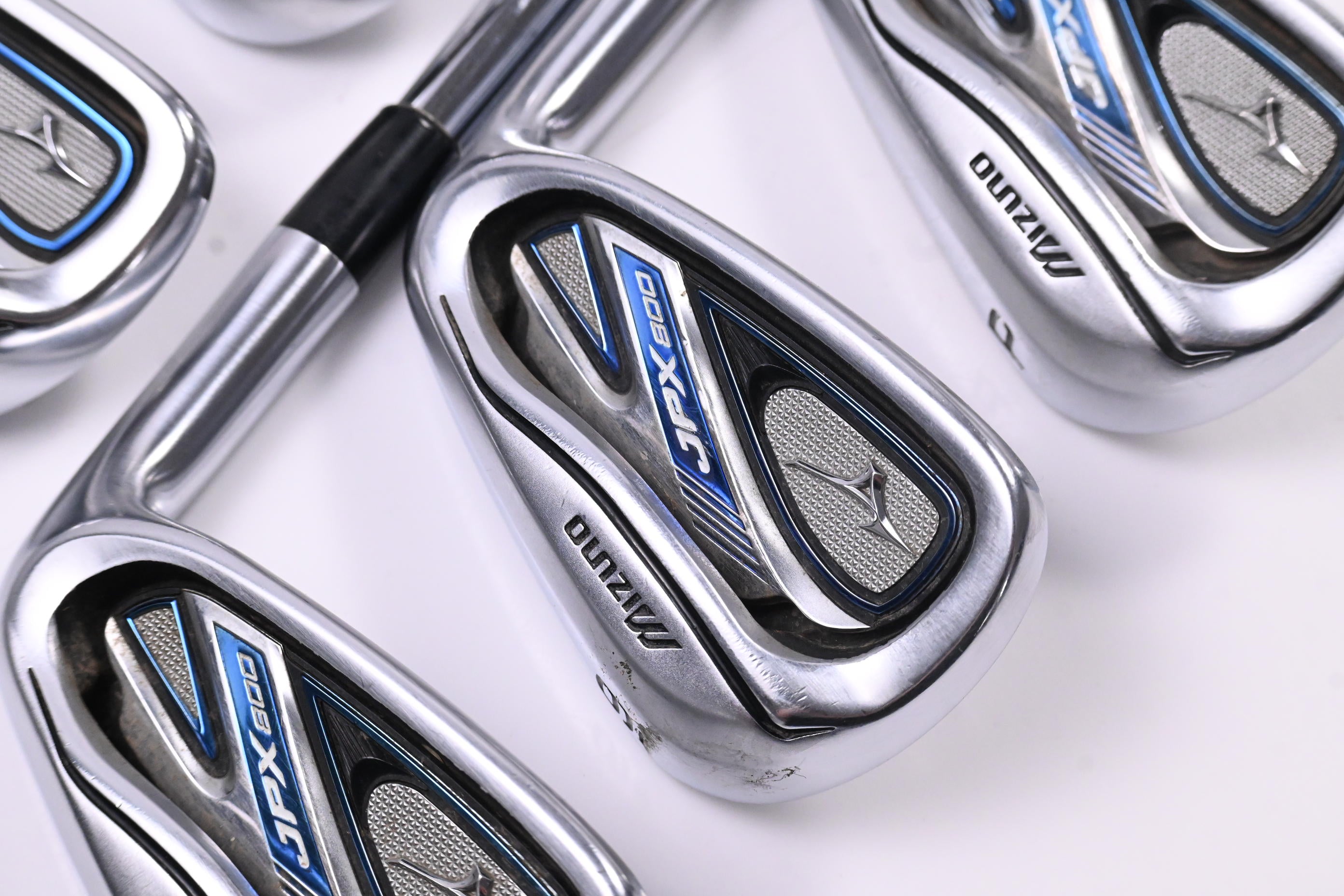 Mizuno JPX 800 Irons / 6-PW / Regular Flex Dynamic Gold SL R300 Shafts