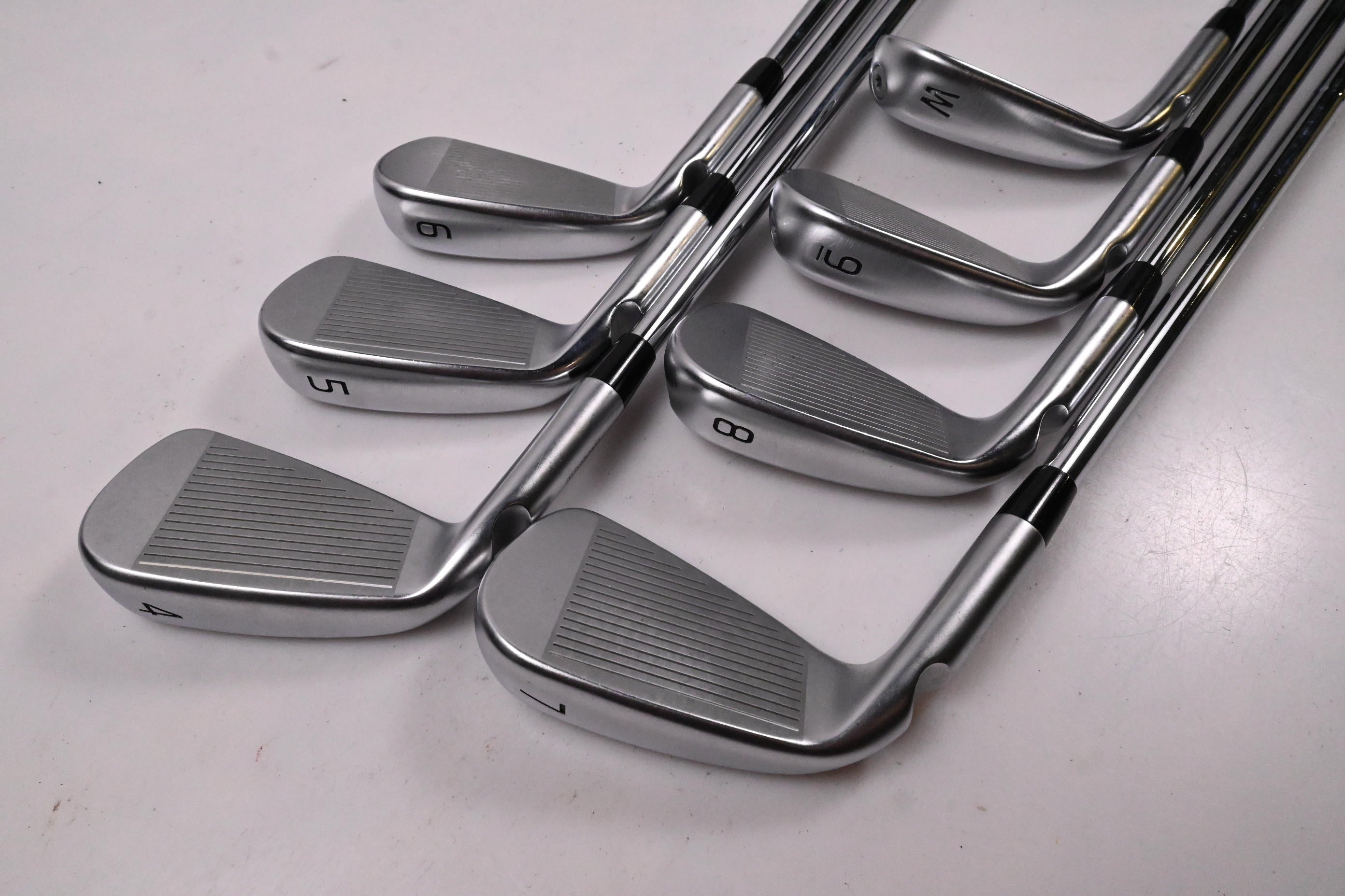 Ping i530 Irons / 4-PW / White Dot / Stiff Flex Dynamic Gold 120 S300 Shafts