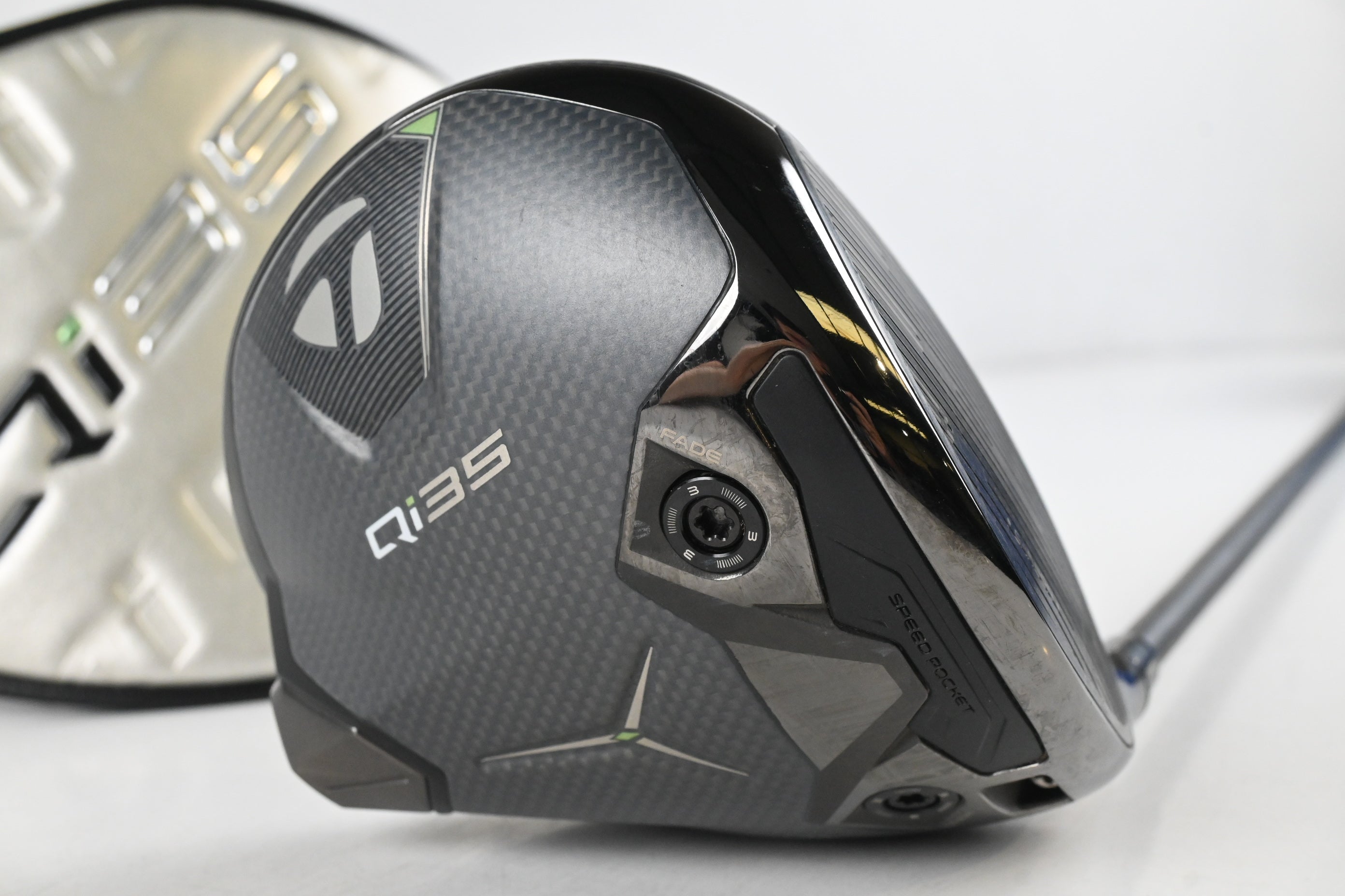 Taylormade Qi35 LS Driver / 10.5 Degree / Stiff Flex Kai'li Dark Waves White 60