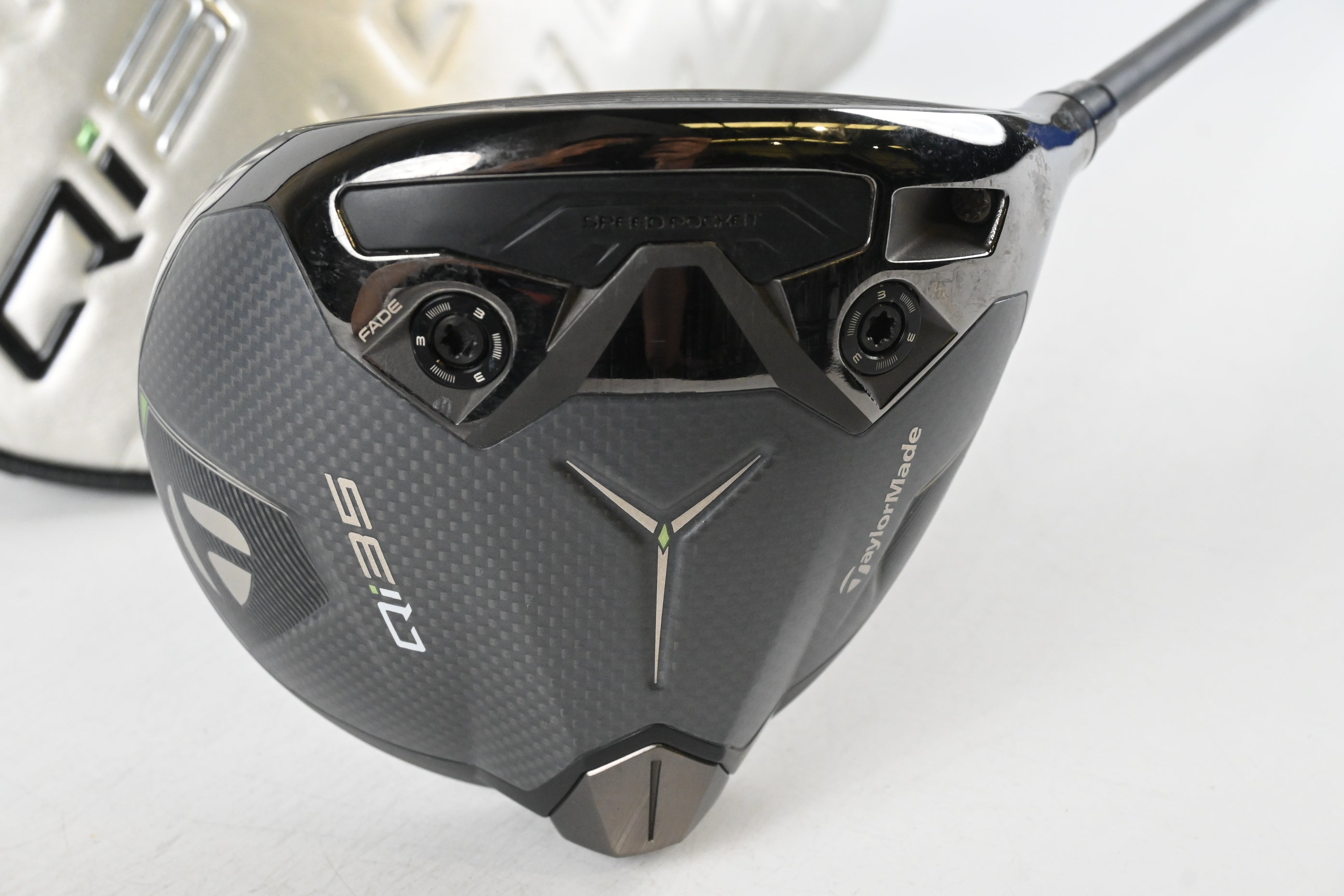 Taylormade Qi35 LS Driver / 10.5 Degree / Stiff Flex Kai'li Dark Waves White 60