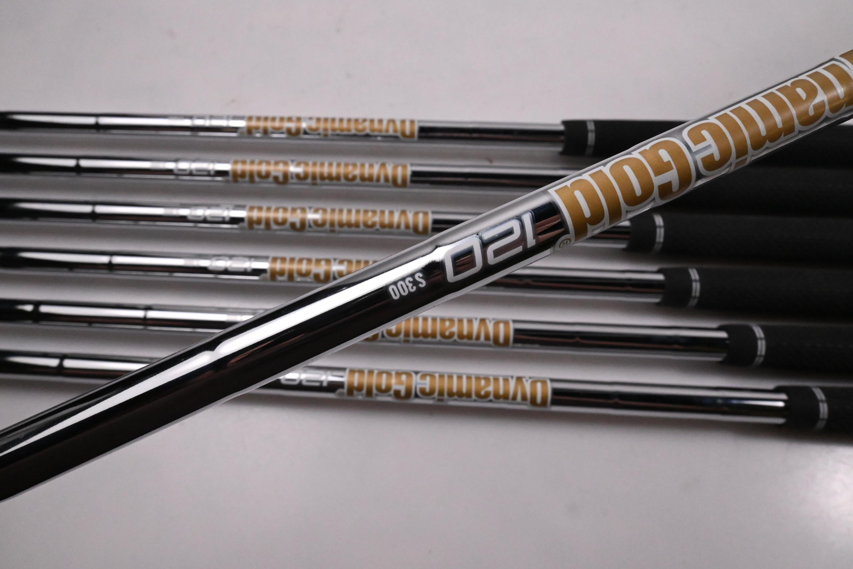 Ping i530 Irons / 4-PW / White Dot / Stiff Flex Dynamic Gold 120 S300 Shafts