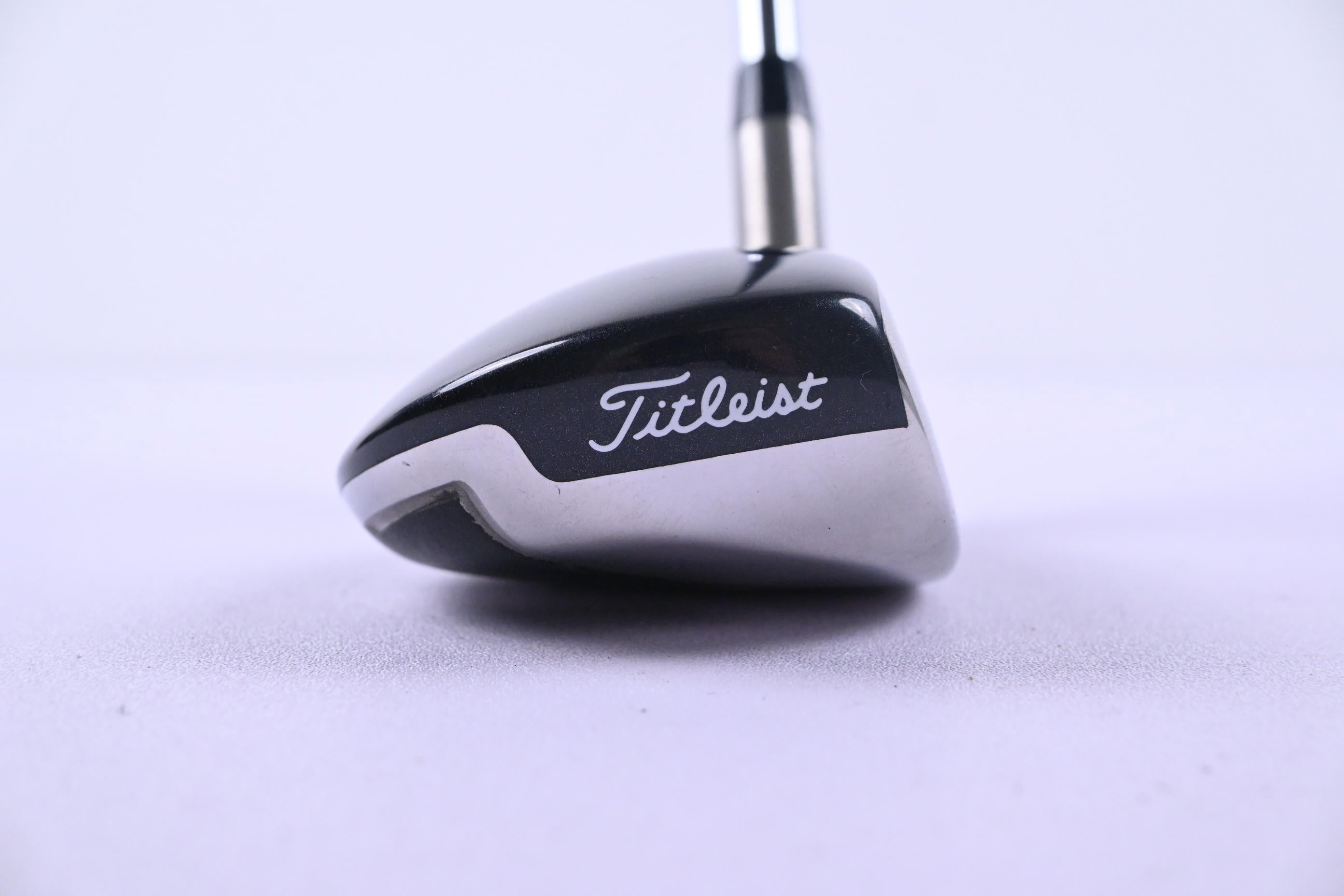 Titleist 909H #2 Hybrid / 17 Degree / Regular Flex Project X Flighted Shaft