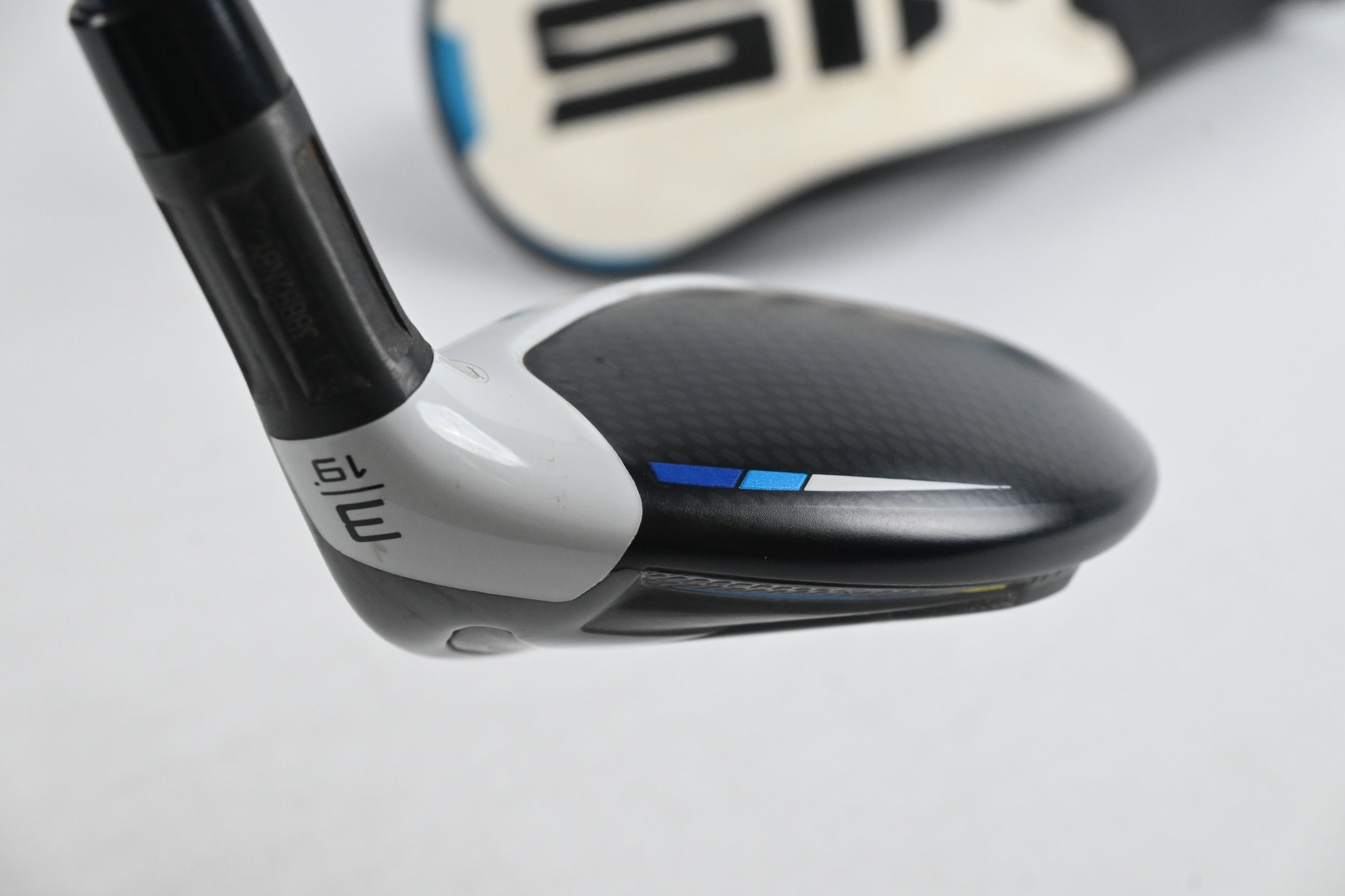 Taylormade SIM2 Max #3 Hybrid / 19 Degree / Regular Flex Fujikura Ventus Blue 6