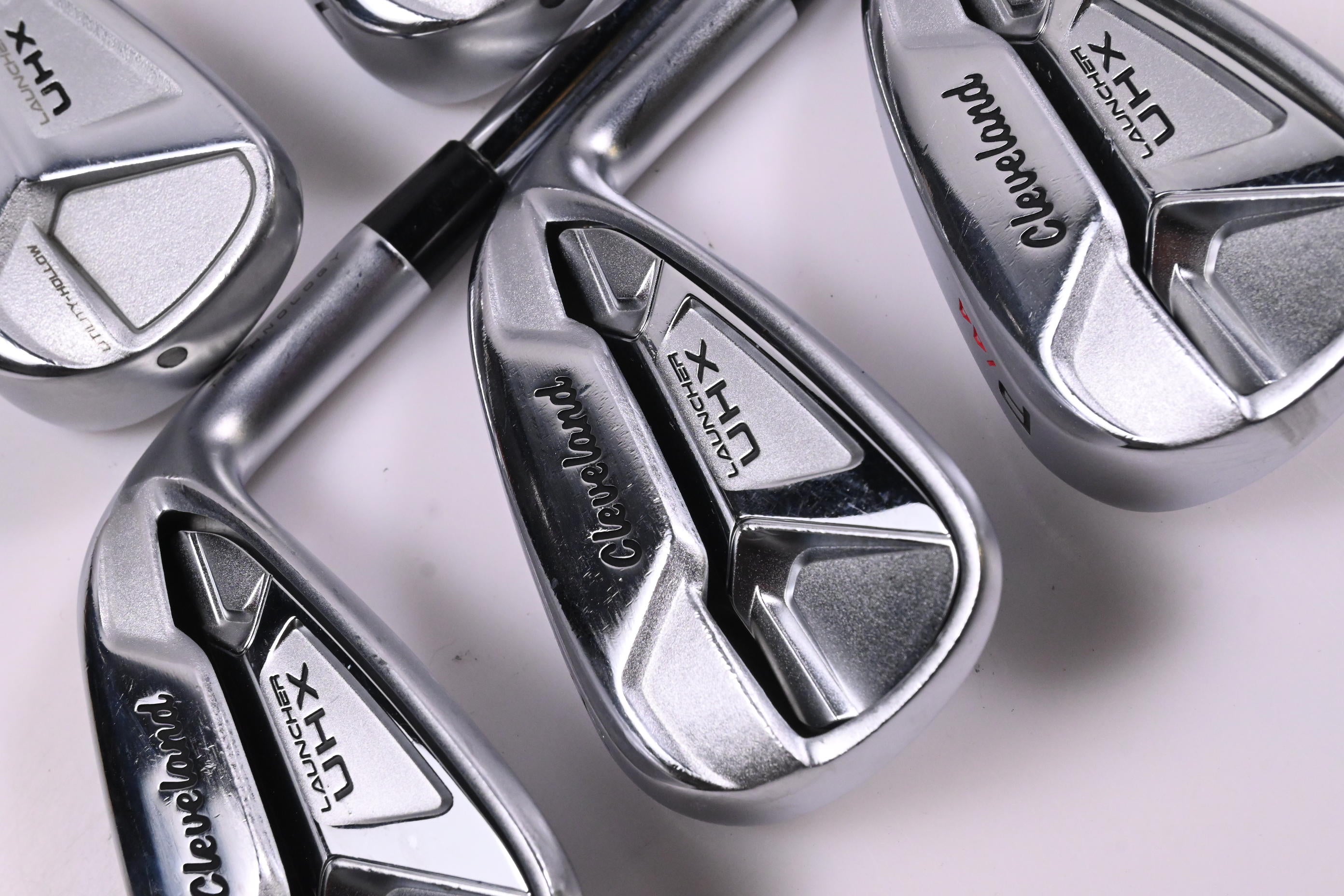 Cleveland Launcher UHX Irons / 6-PW / Regular Flex Dynamic Gold DST 98 R300