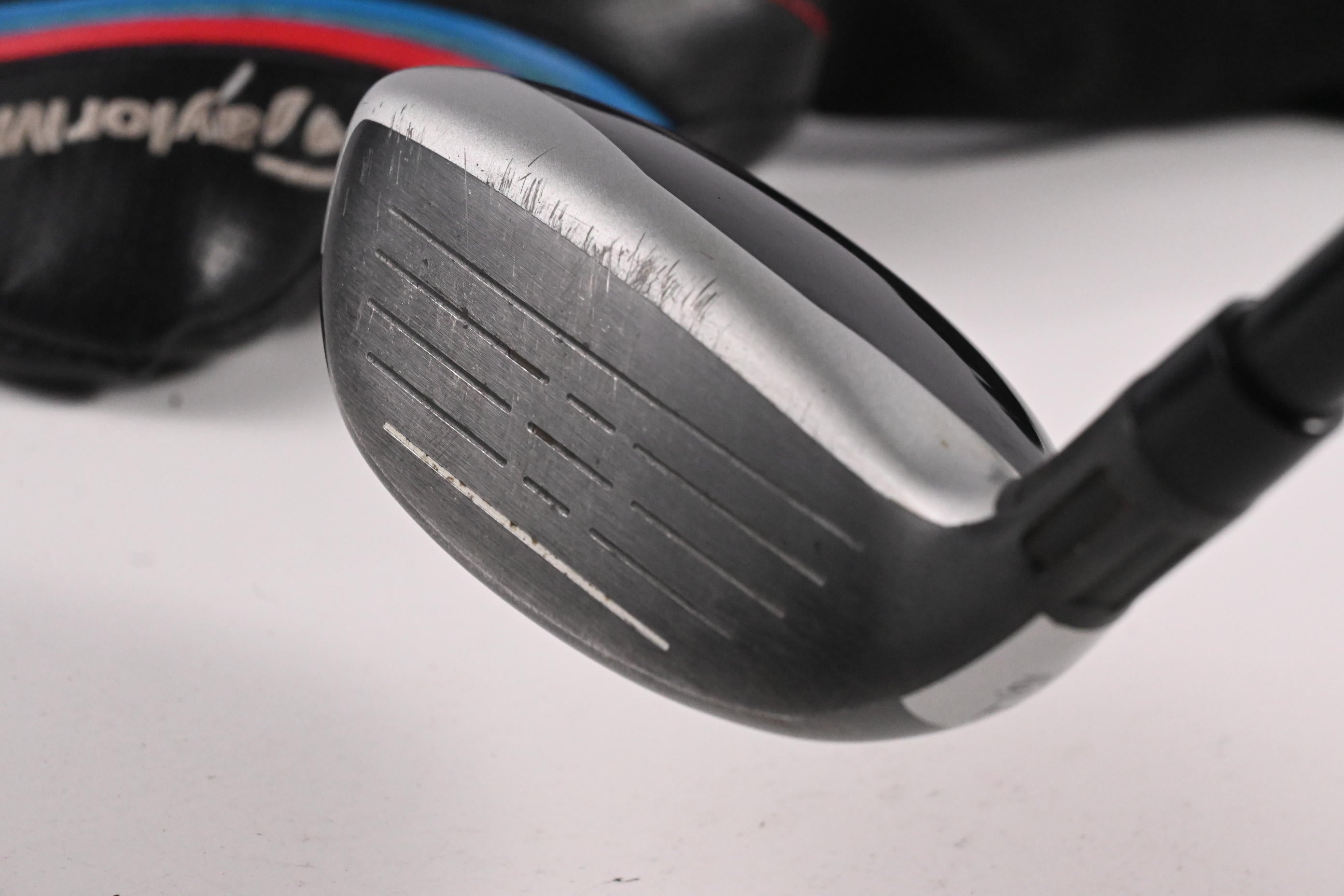 Taylormade M4 #4 Hybrid / 22 Degree / Regular Flex Fujikura Atmos Red 6 Shaft