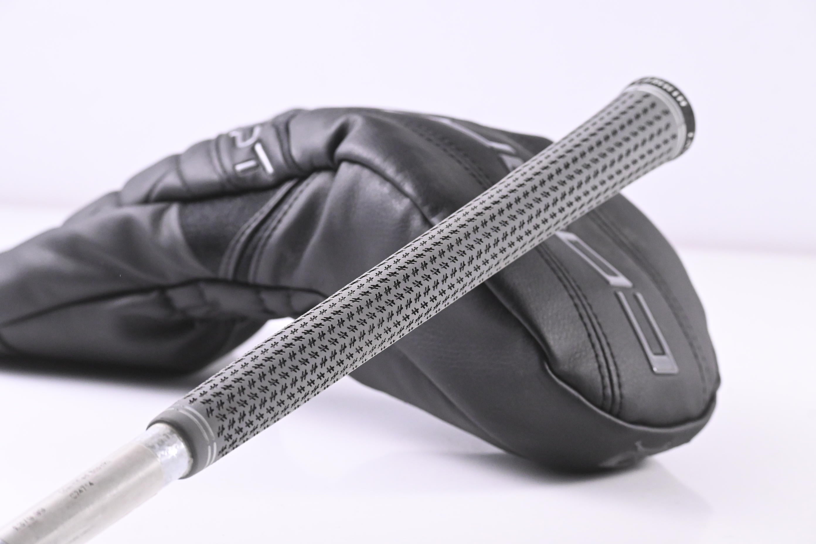 Cobra DS-Adapt LS Driver / 9 Degree / Stiff Flex Denali Black 60 Shaft