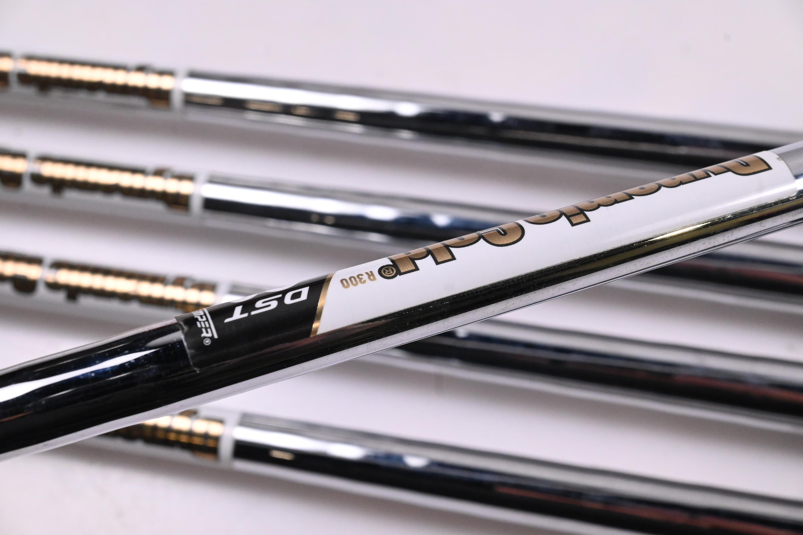 Cleveland Launcher UHX Irons / 6-PW / Regular Flex Dynamic Gold DST 98 R300