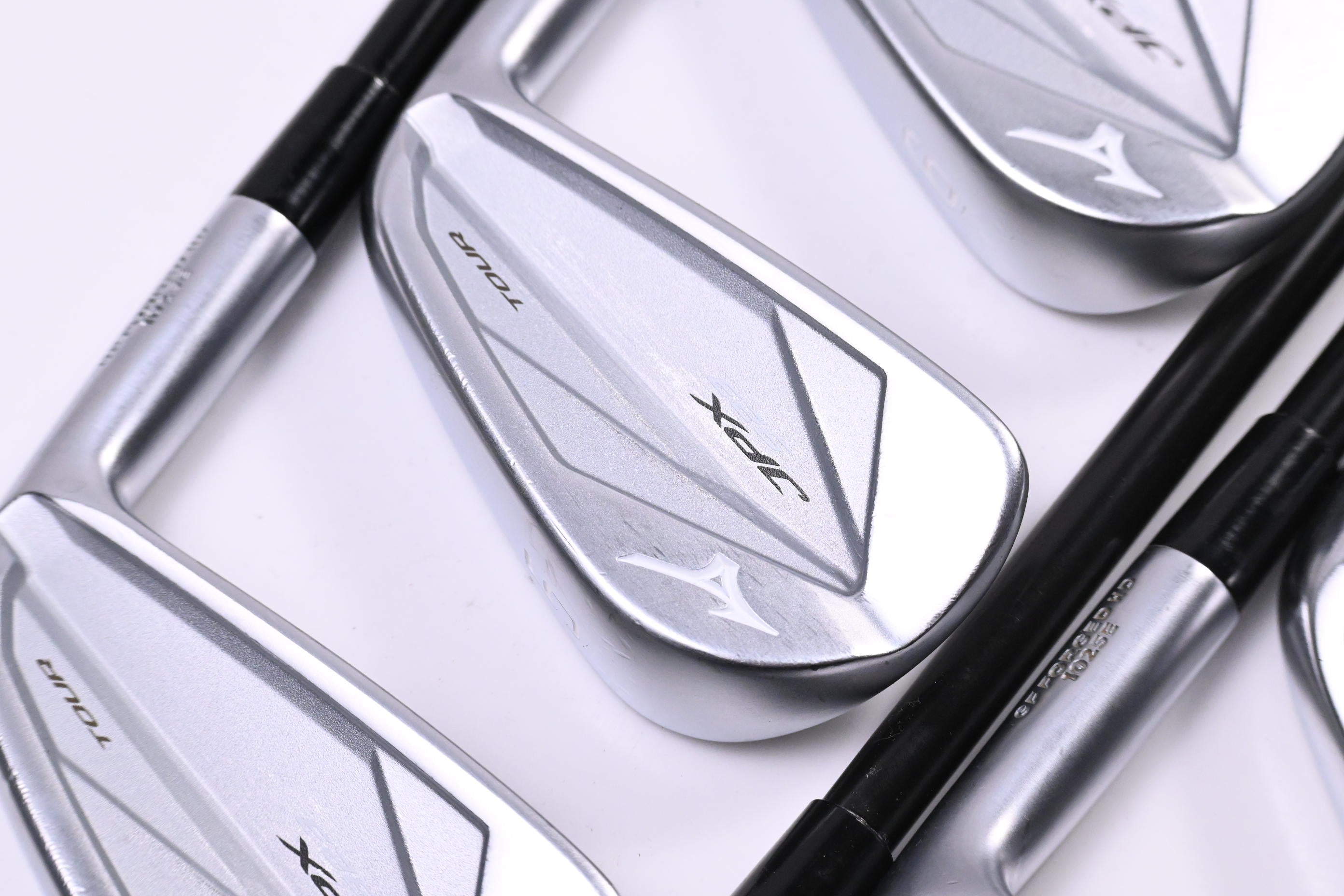 Mizuno JPX 923 Tour Irons / 4-PW / Stiff Flex Project X LZ Shafts