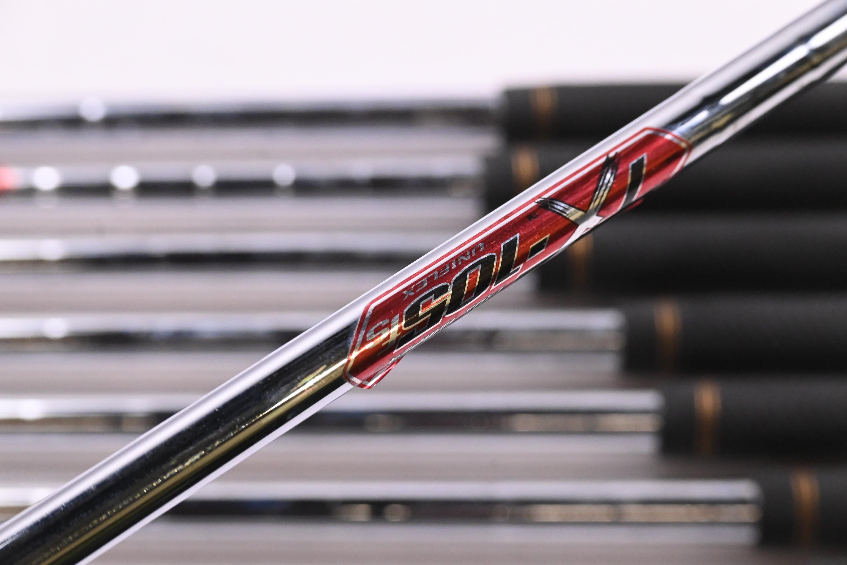 Wilson Di7 Irons / 4-PW+SW / UniFlex TX-105 Shafts
