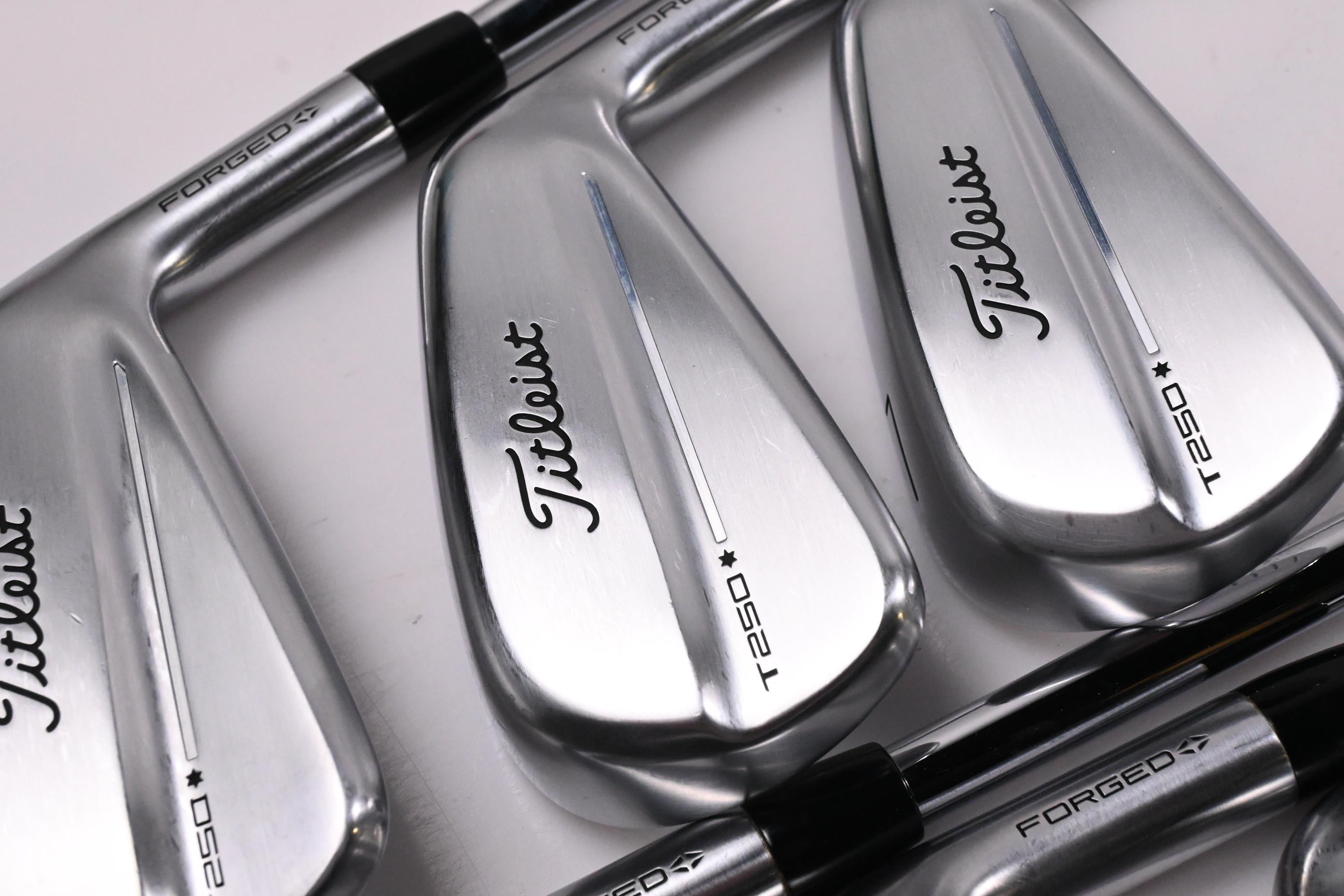 Titleist T250* 2025 Irons / 5-PW+52° / Regular Flex N.S.Pro 750GH Neo Shafts
