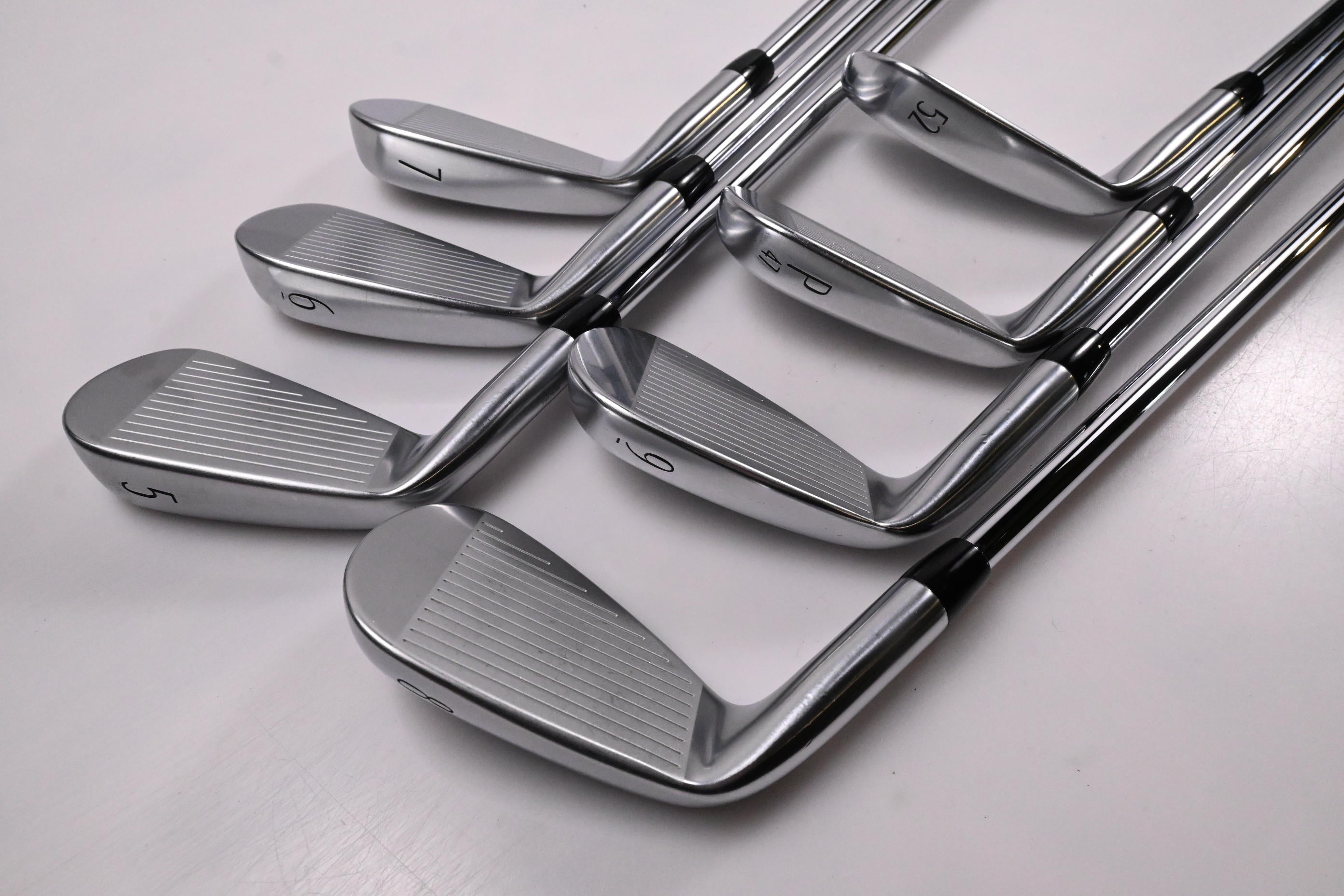 Titleist T250* 2025 Irons / 5-PW+52° / Regular Flex N.S.Pro 750GH Neo Shafts