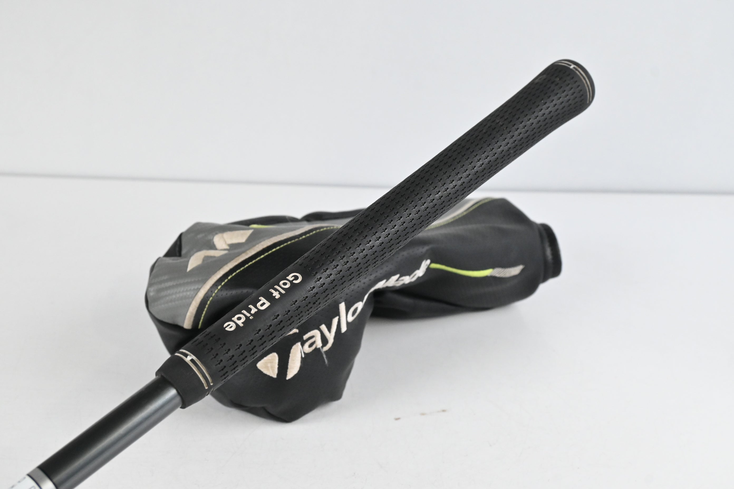 Taylormade M2 2017 Driver / 10.5 Degree / Senior Flex Matrix Ozik White Tie 45