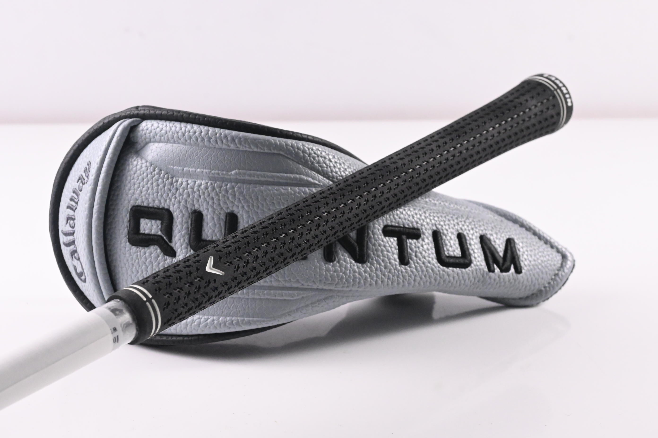 Callaway Quantum Max OS #5 Hybrid / 23 Degree / Regular Flex Denali Frost Silver