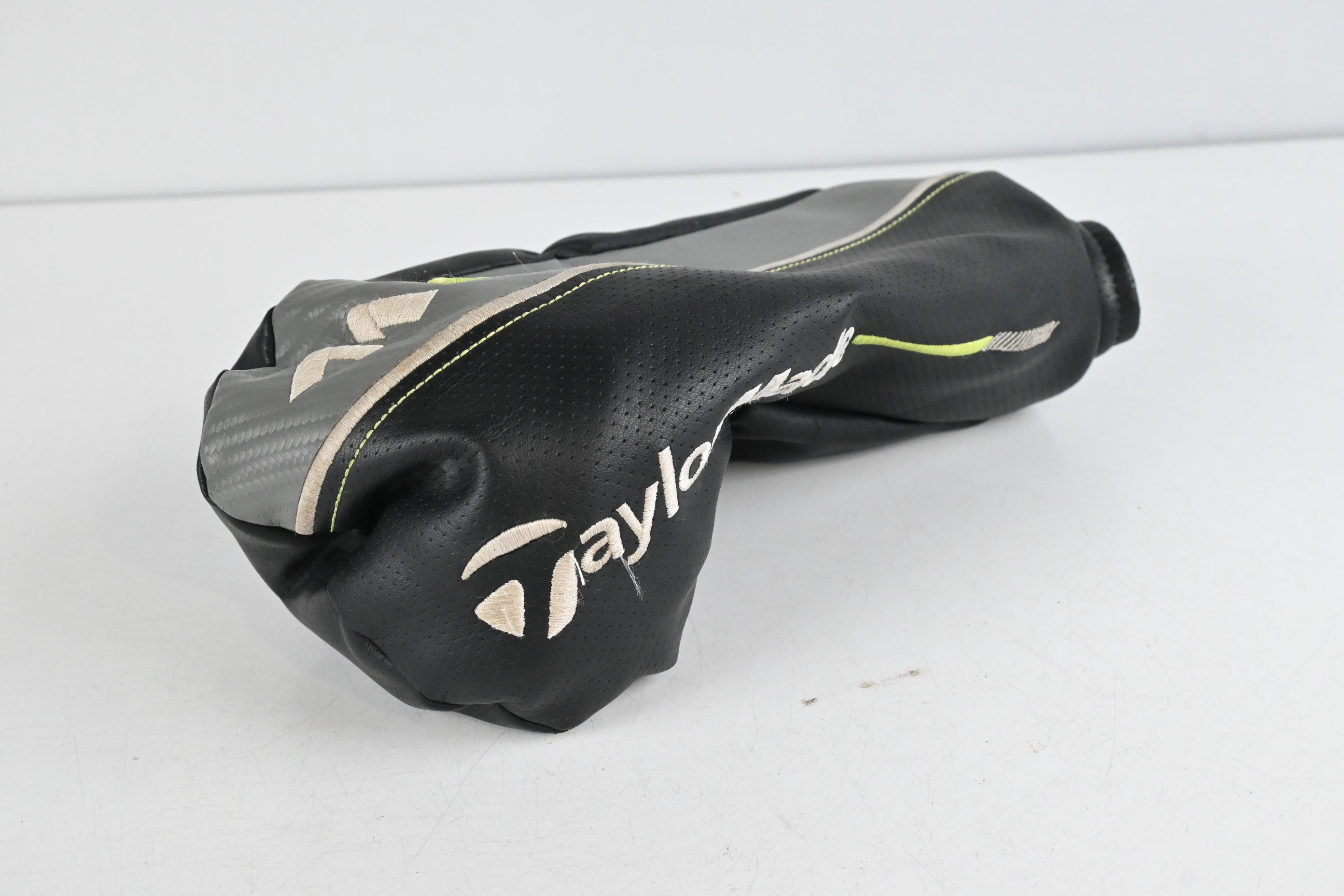 Taylormade M2 2017 Driver / 10.5 Degree / Senior Flex Matrix Ozik White Tie 45