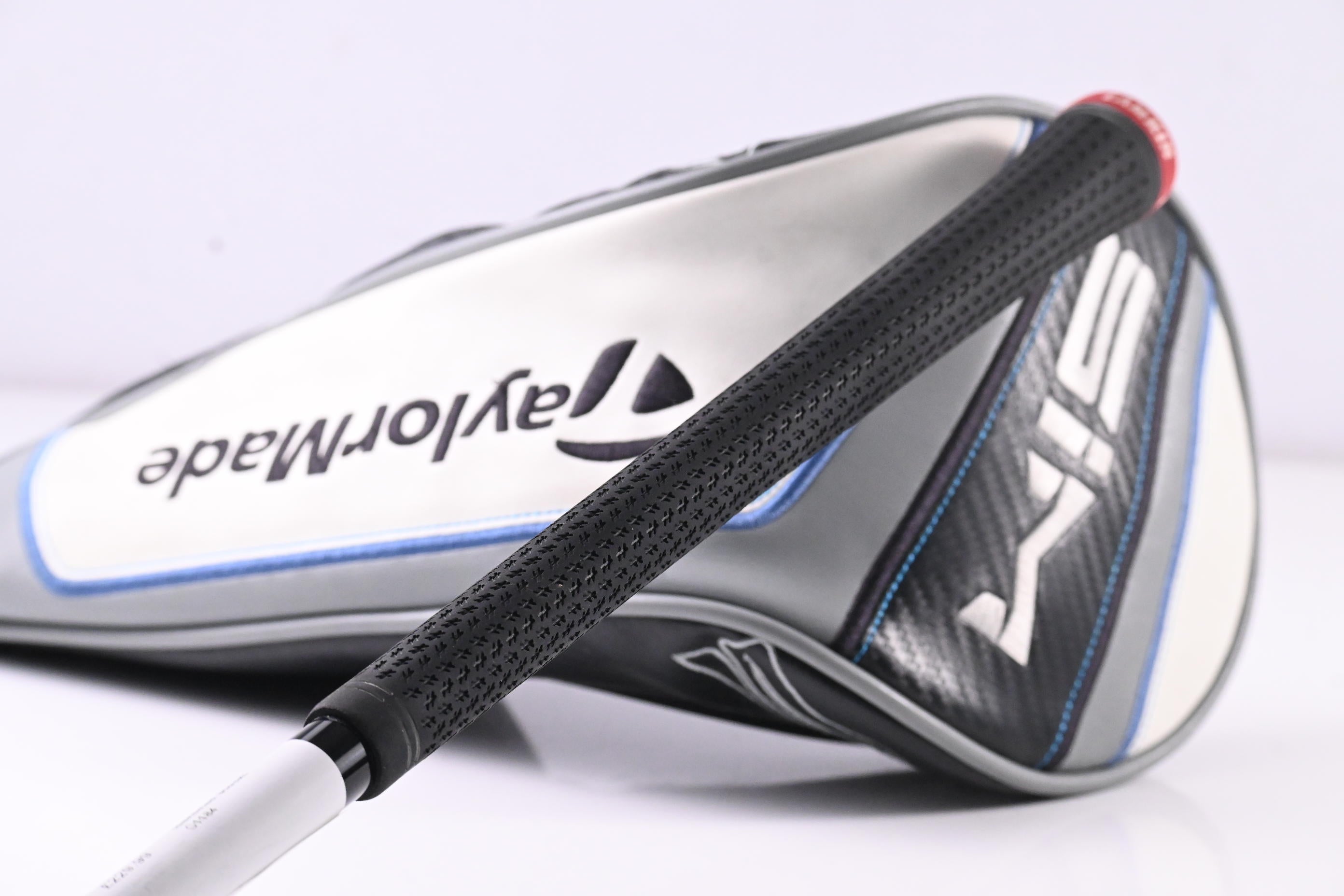 Taylormade SIM Max D Driver / 10.5 Degree / Regular Flex Ventus Red 5 Shaft