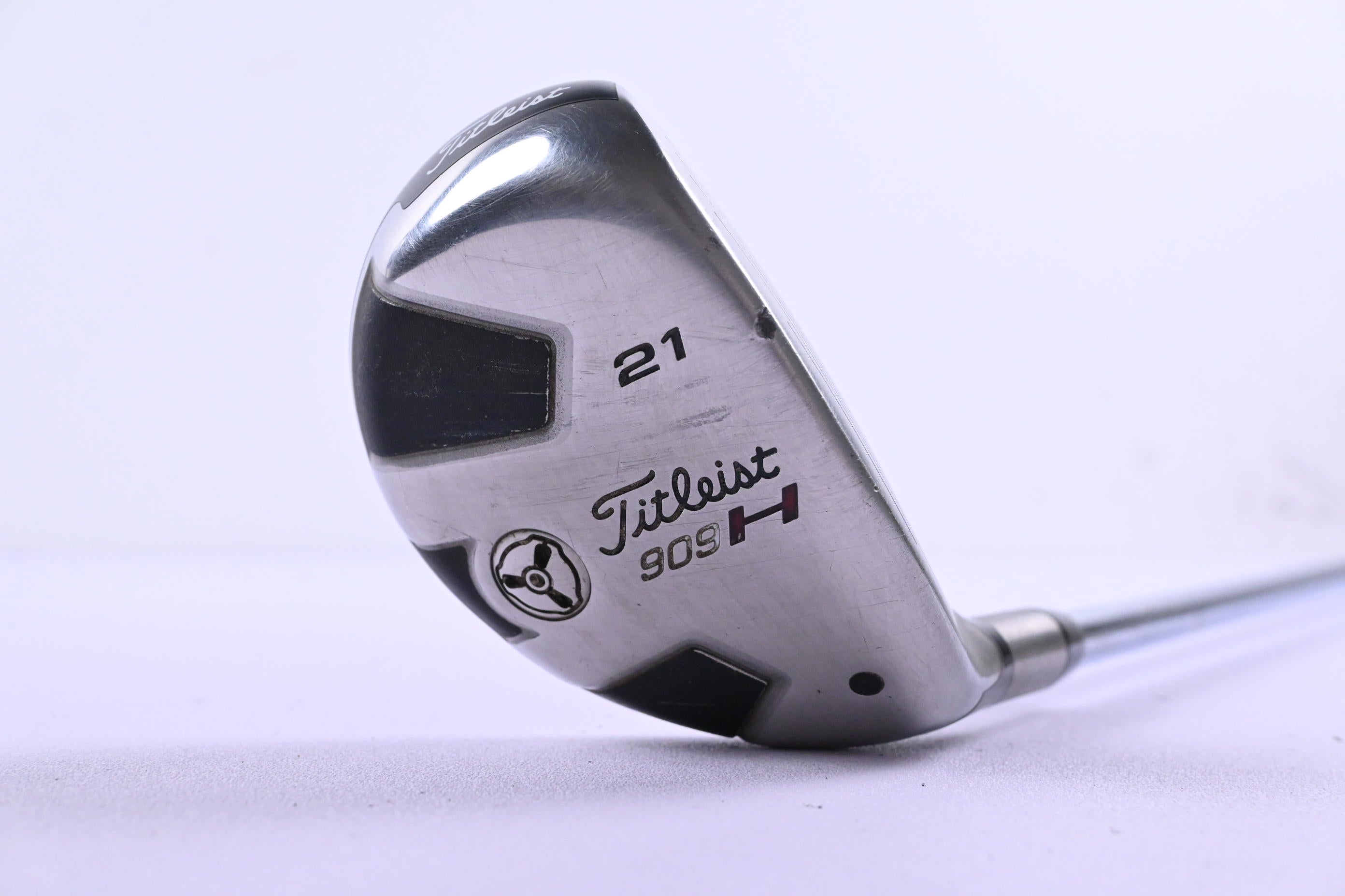 Titleist 909H #3 Hybrid / 21 Degree / Regular Flex Project X Flighted Shaft