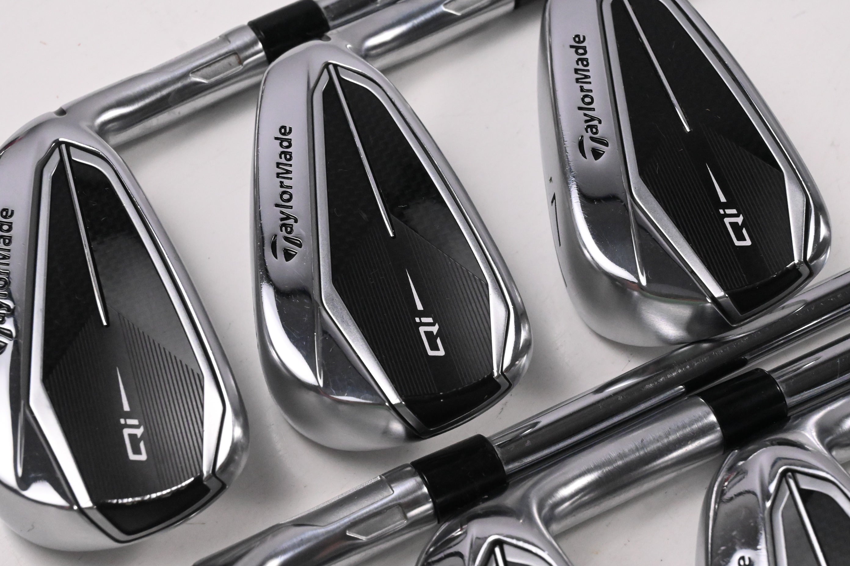 Taylormade Qi Irons / 5-PW+SW / Regular Flex KBS Max MT 85 Shafts