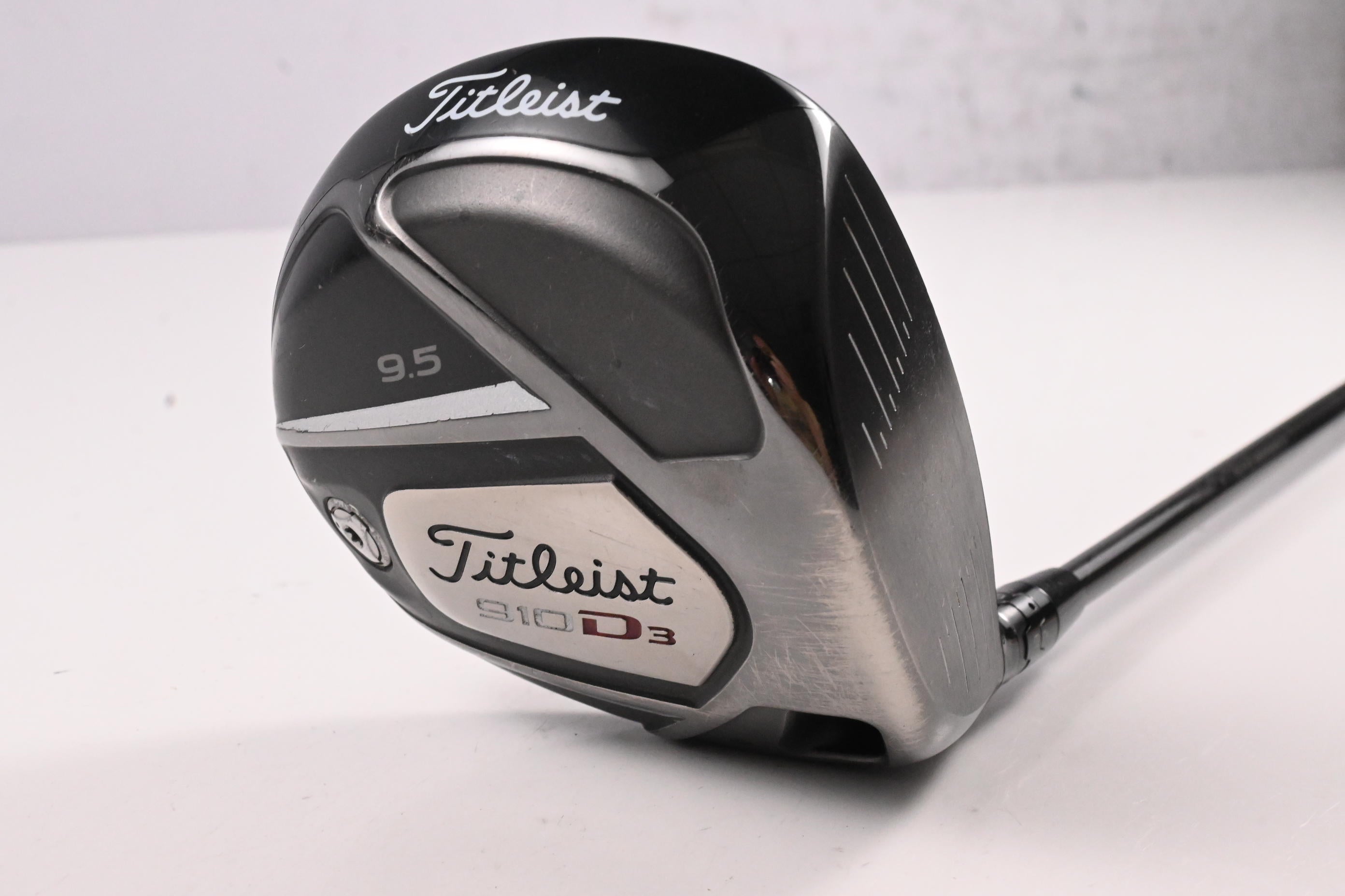 Titleist 910 D3 Driver / 9.5 Degree / Regular Flex Aldila Trinity 65 Shaft