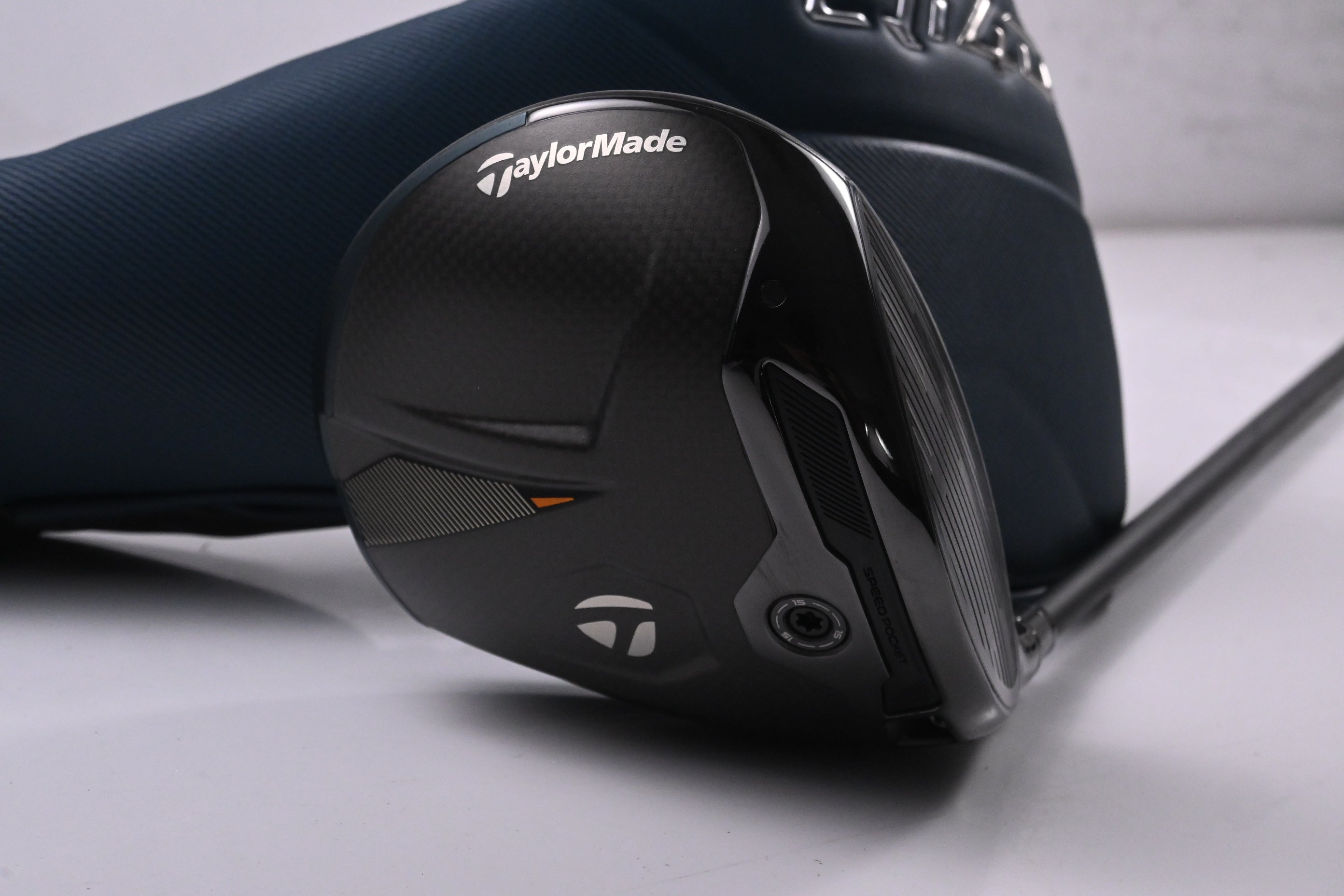 Taylormade Qi4D LS Driver / 9 Degree / Regular Flex REAX 55 Shaft