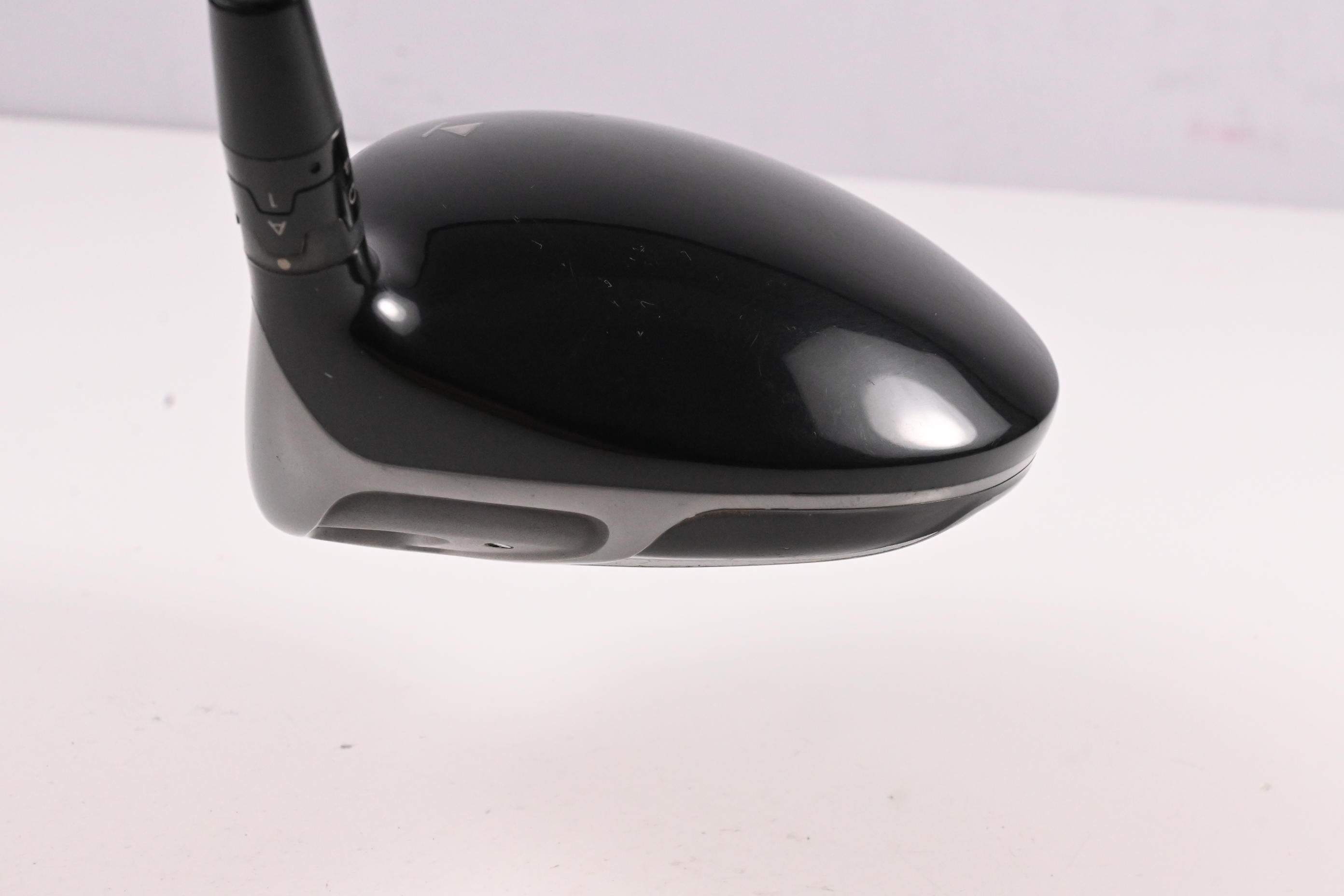 Titleist 910 D3 Driver / 9.5 Degree / Regular Flex Aldila Trinity 65 Shaft