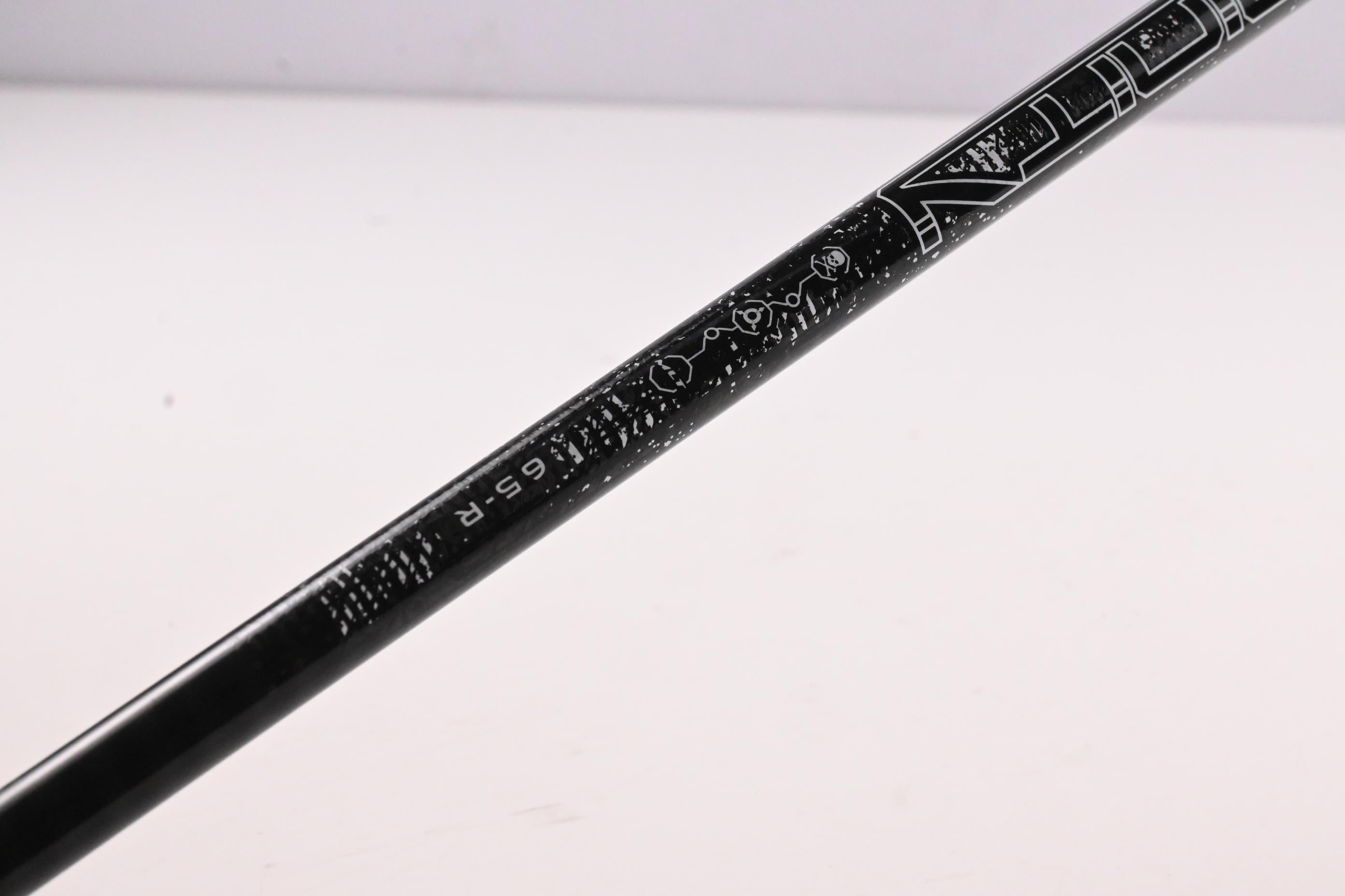 Titleist 910 D3 Driver / 9.5 Degree / Regular Flex Aldila Trinity 65 Shaft